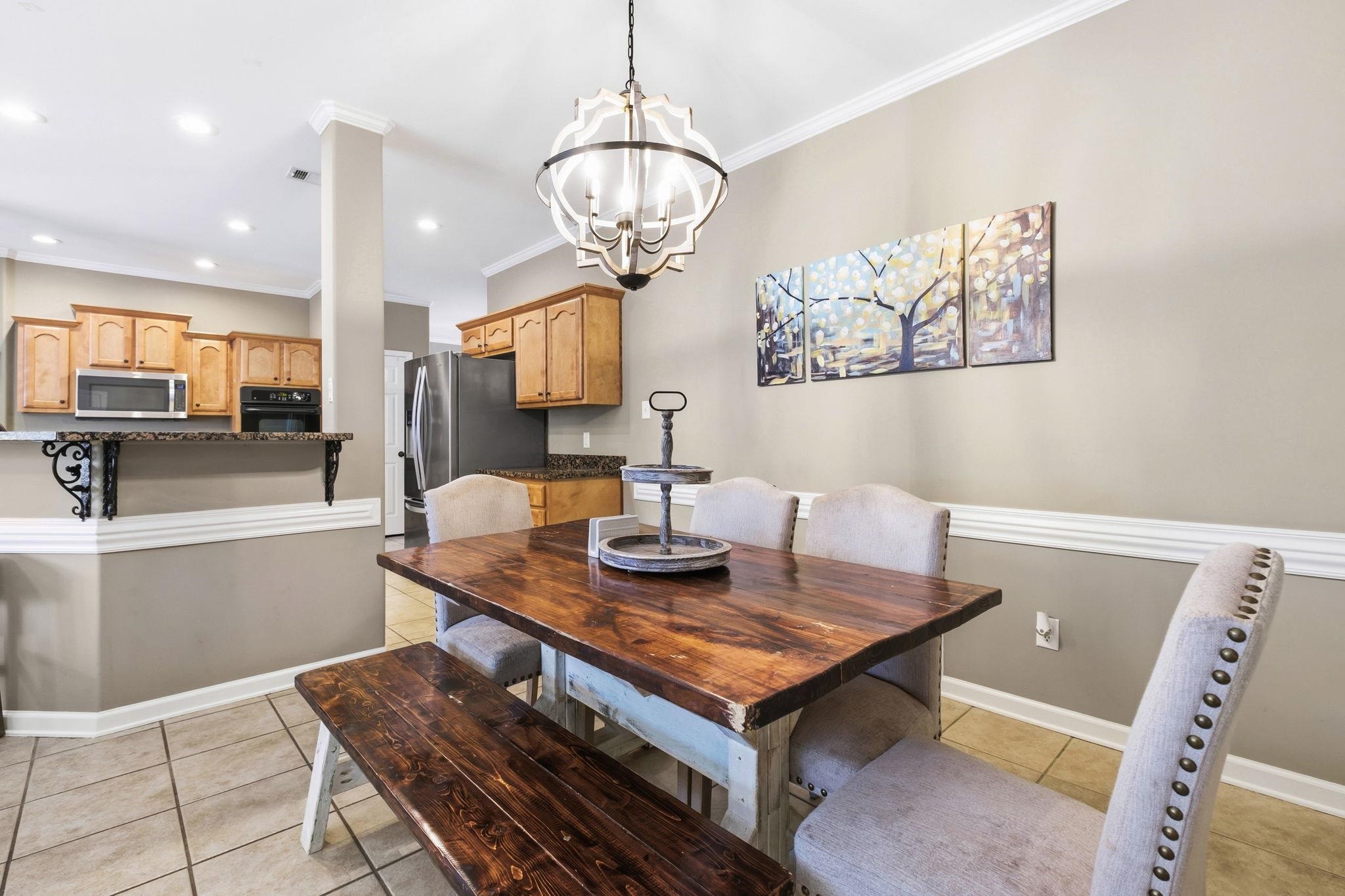 8215 HUNTERS MEADOW LN