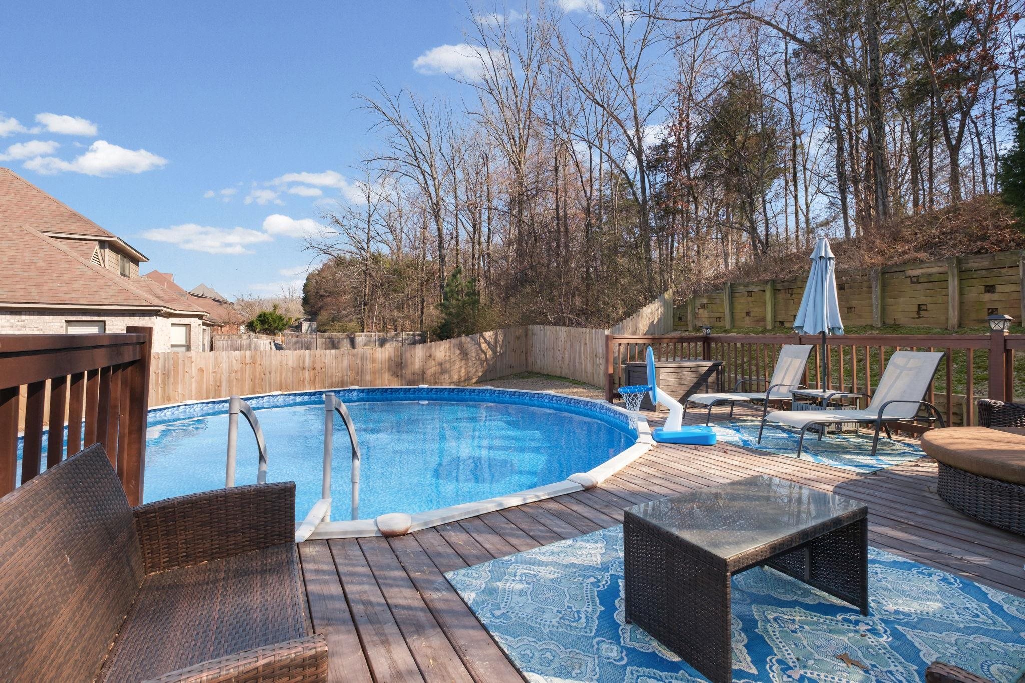 8215 HUNTERS MEADOW LN