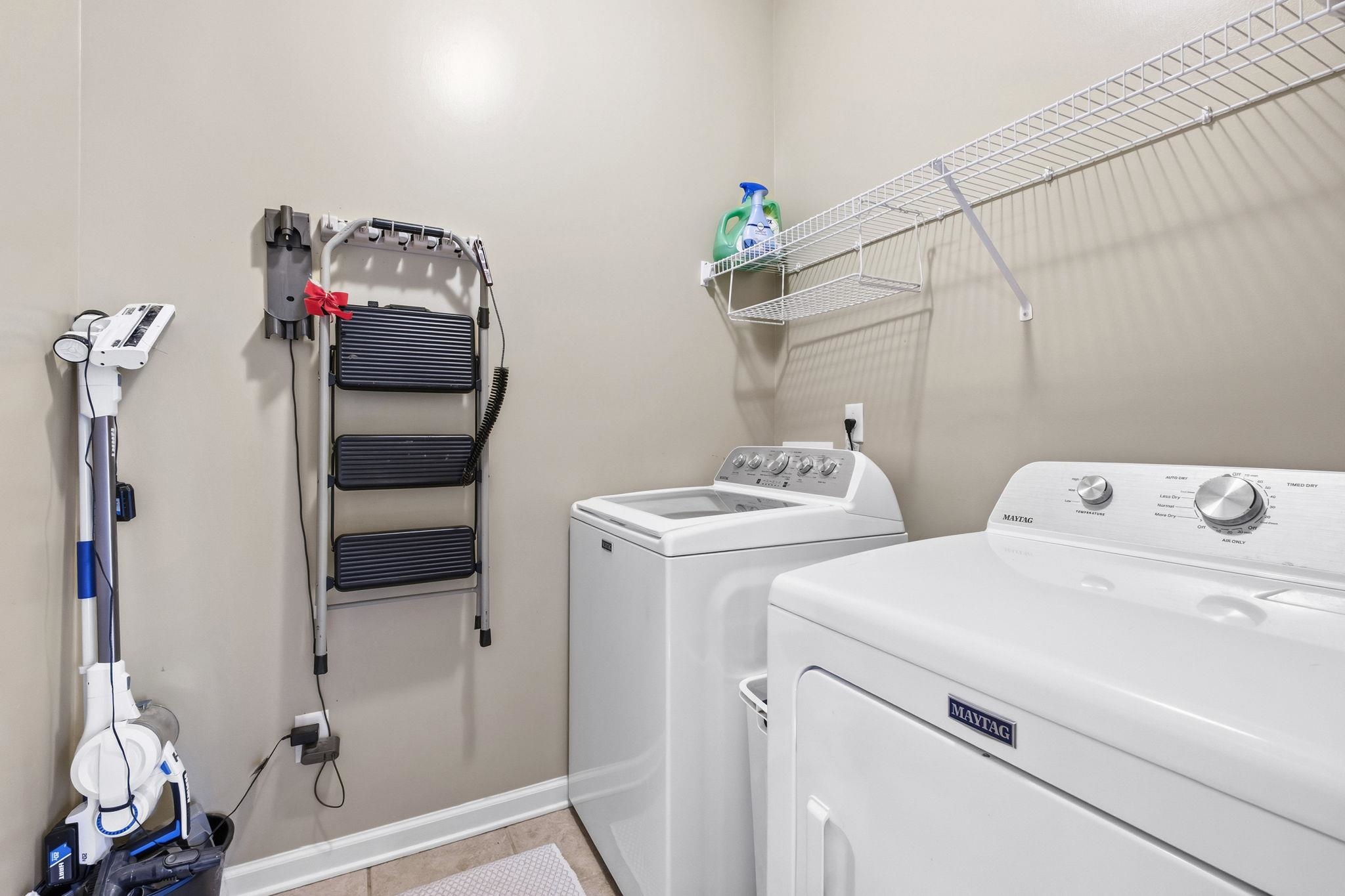 8215 HUNTERS MEADOW LN