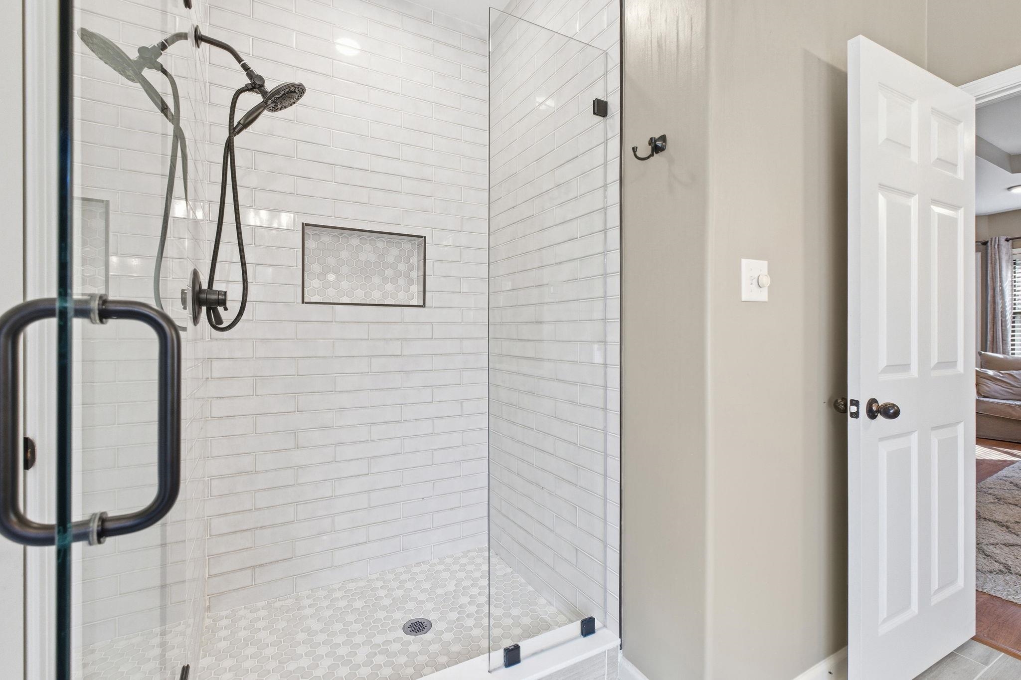 8215 HUNTERS MEADOW LN