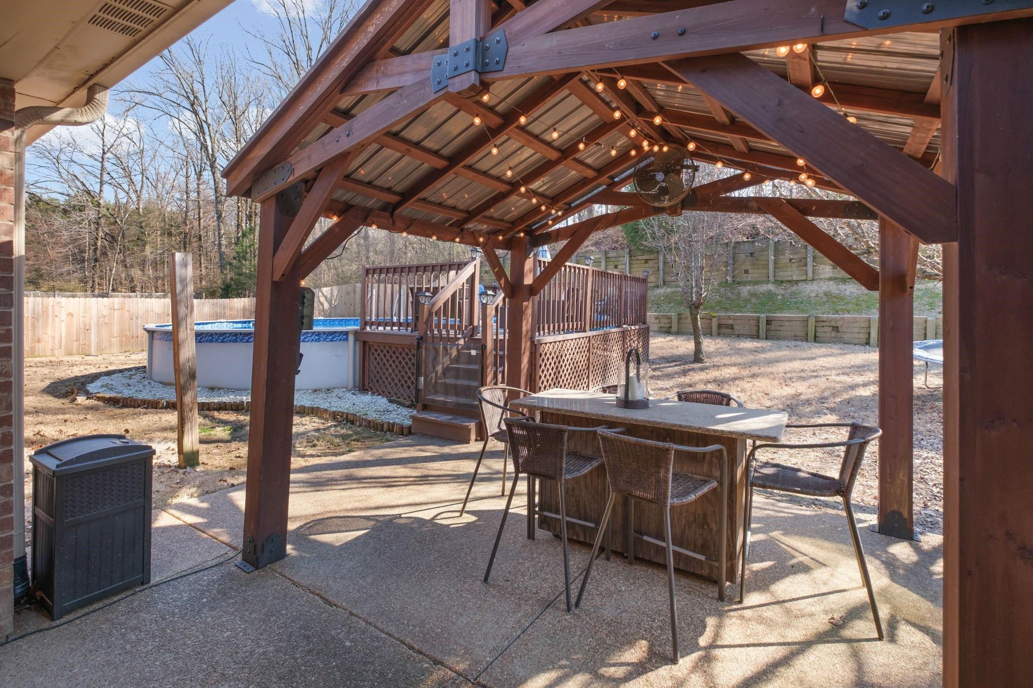 8215 HUNTERS MEADOW LN