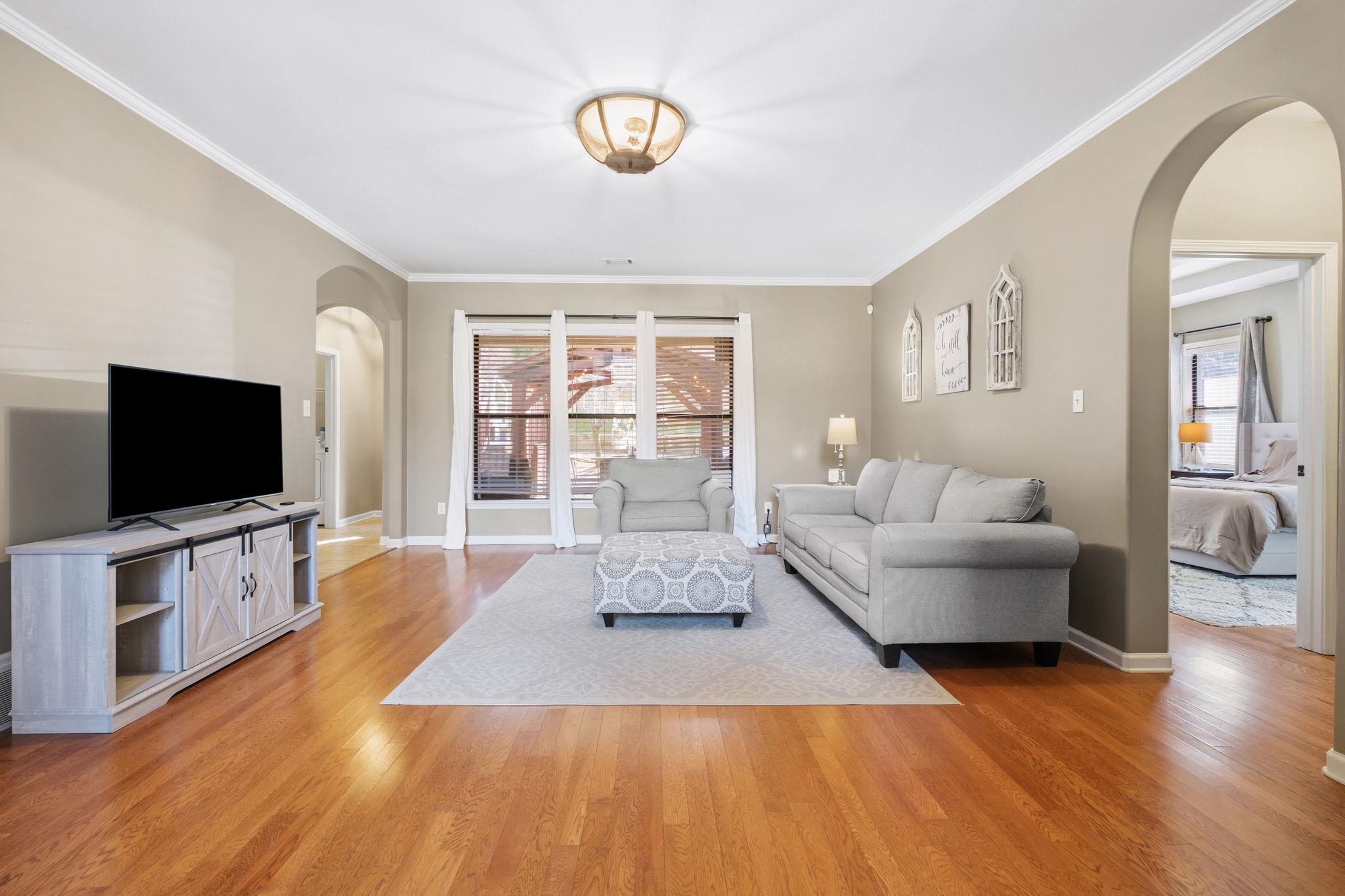 8215 HUNTERS MEADOW LN