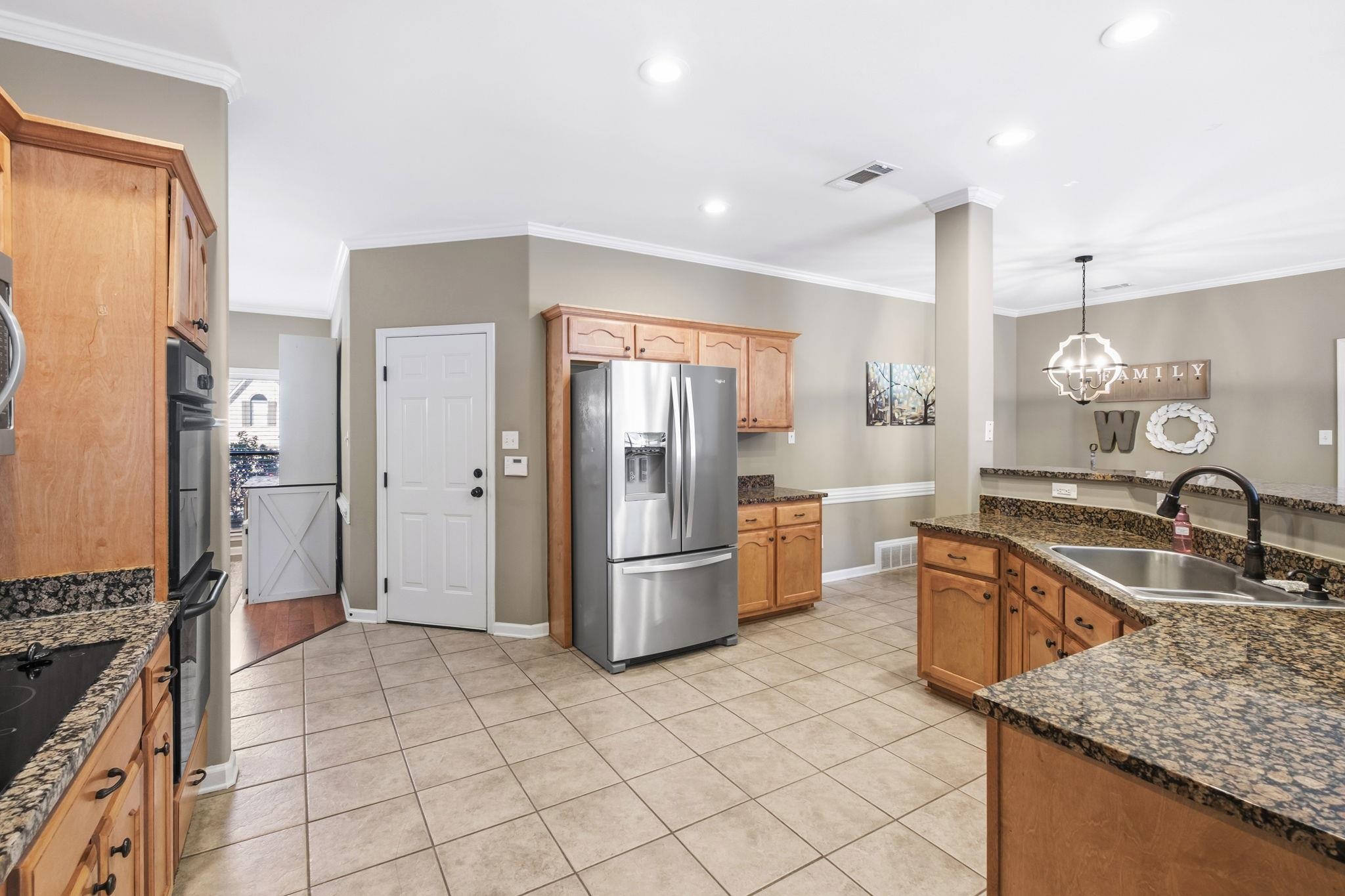 8215 HUNTERS MEADOW LN