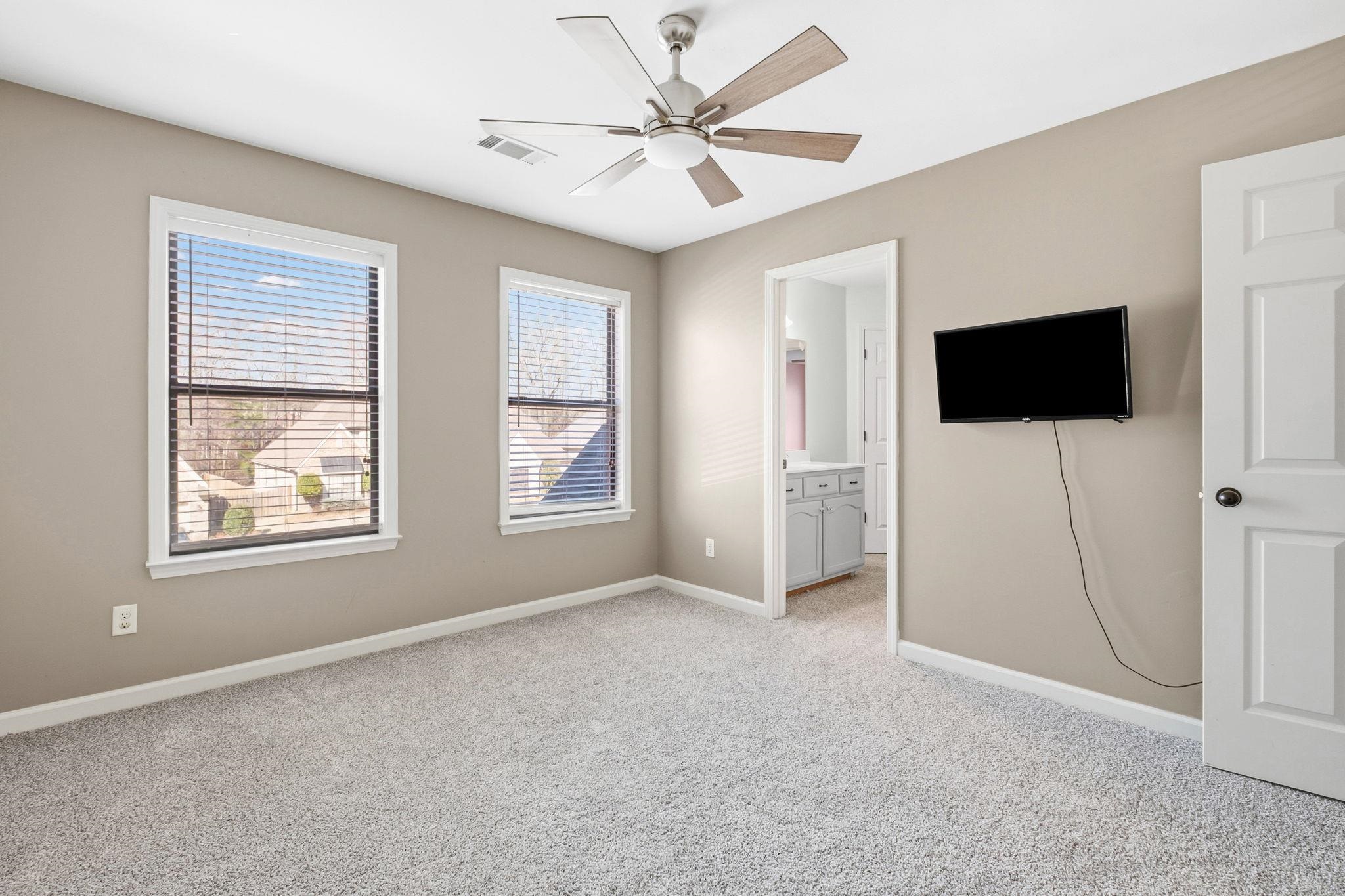 8215 HUNTERS MEADOW LN