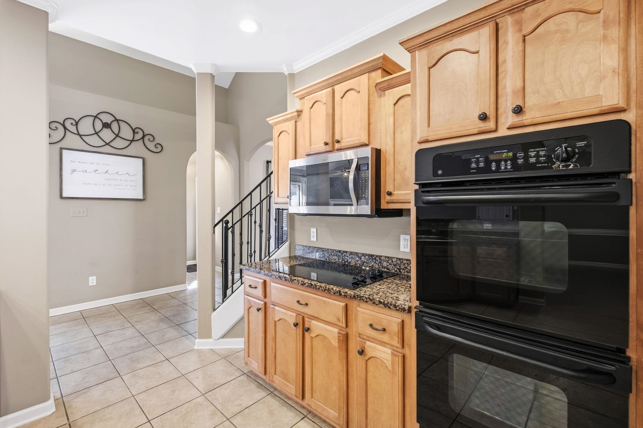 8215 HUNTERS MEADOW LN