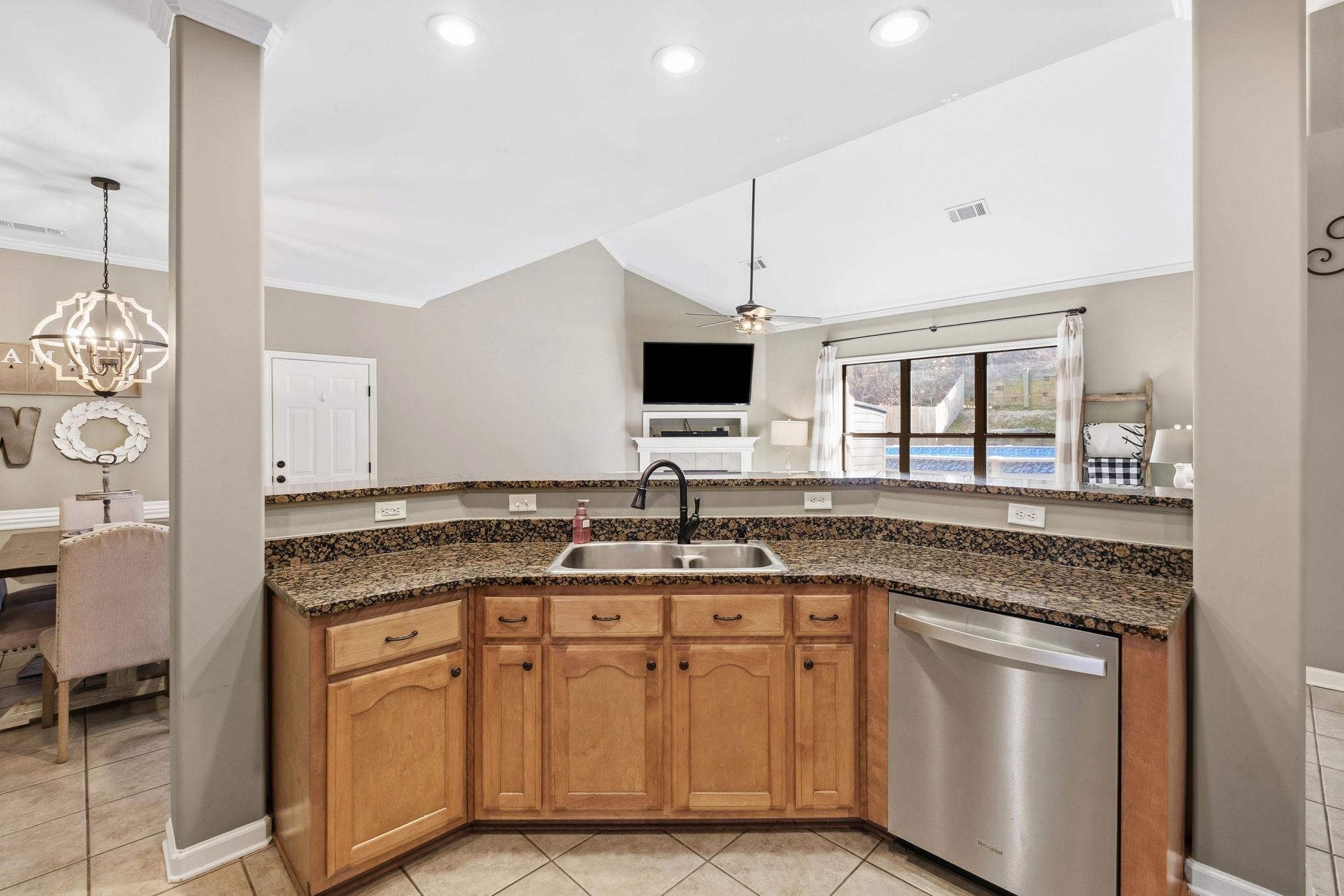 8215 HUNTERS MEADOW LN