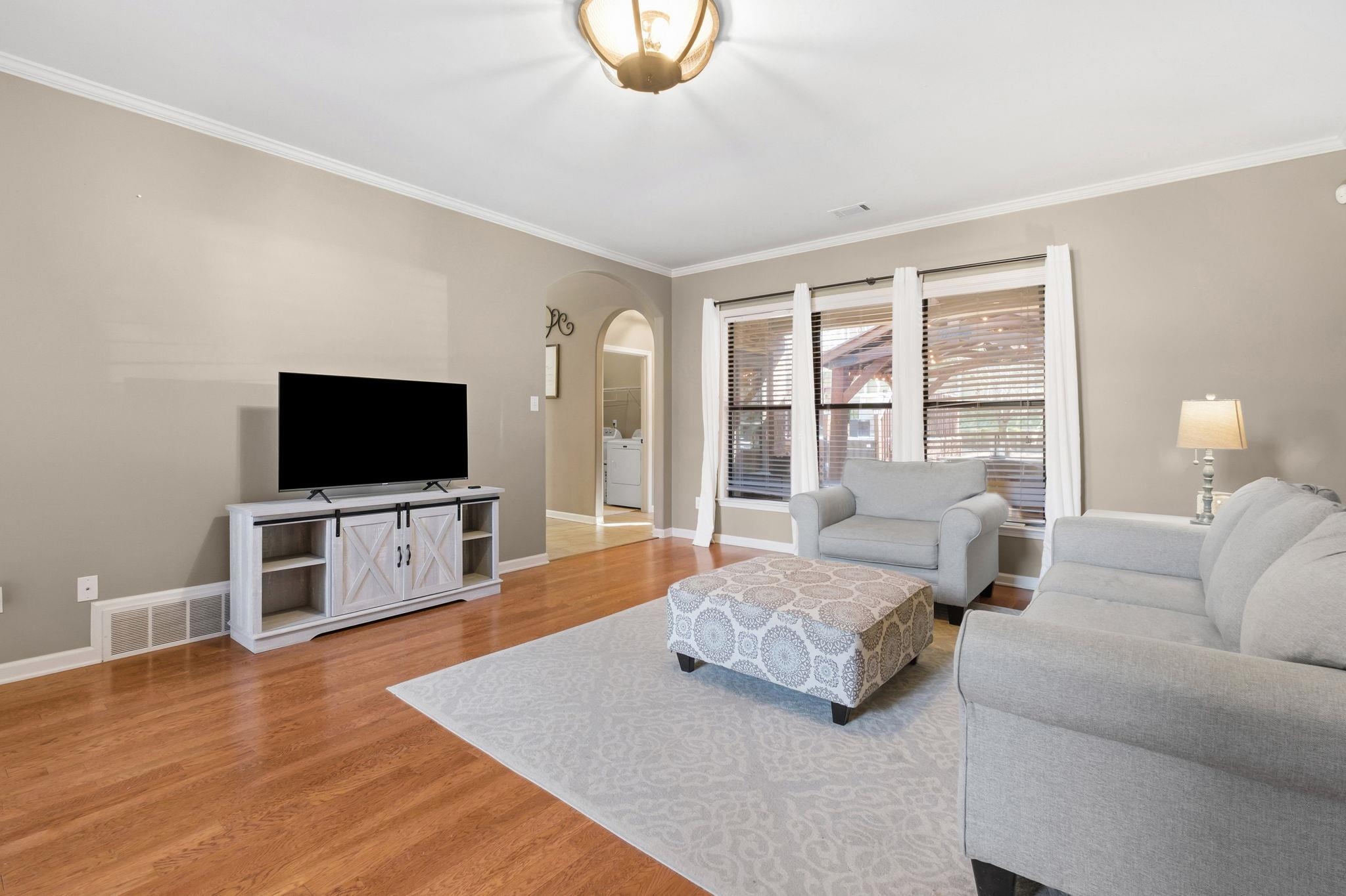 8215 HUNTERS MEADOW LN