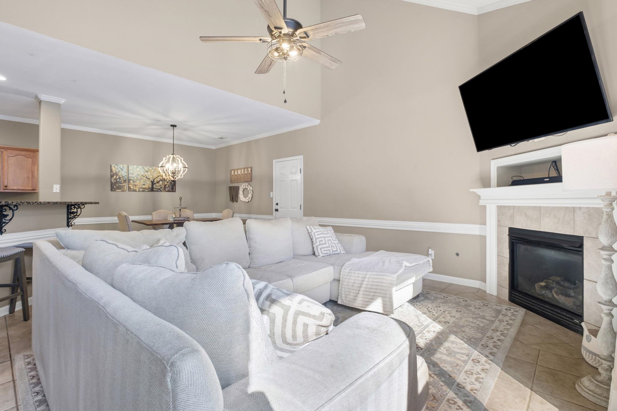 8215 HUNTERS MEADOW LN