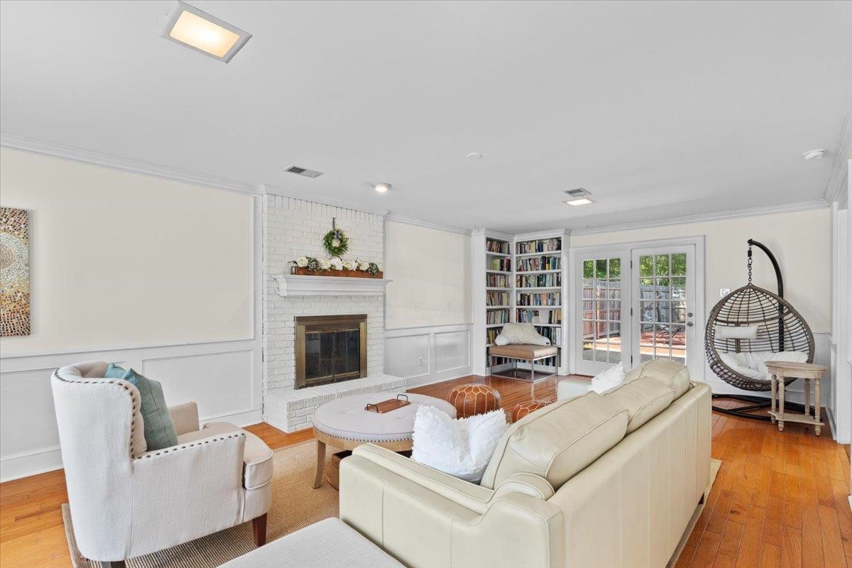 2442 NETHERHALL CV