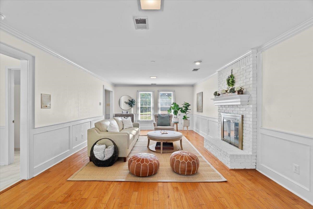 2442 NETHERHALL CV