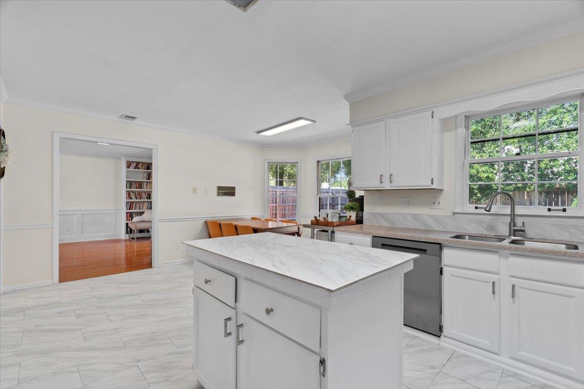 2442 NETHERHALL CV
