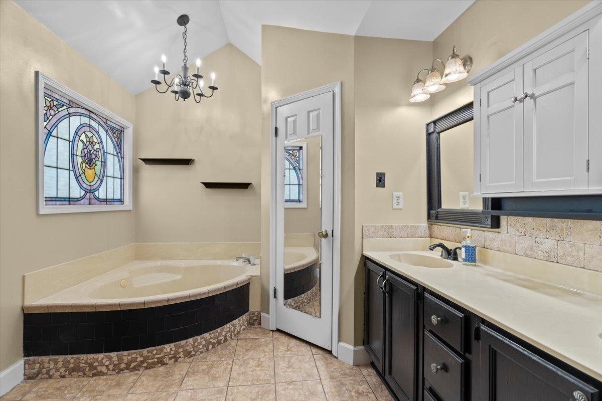 2442 NETHERHALL CV