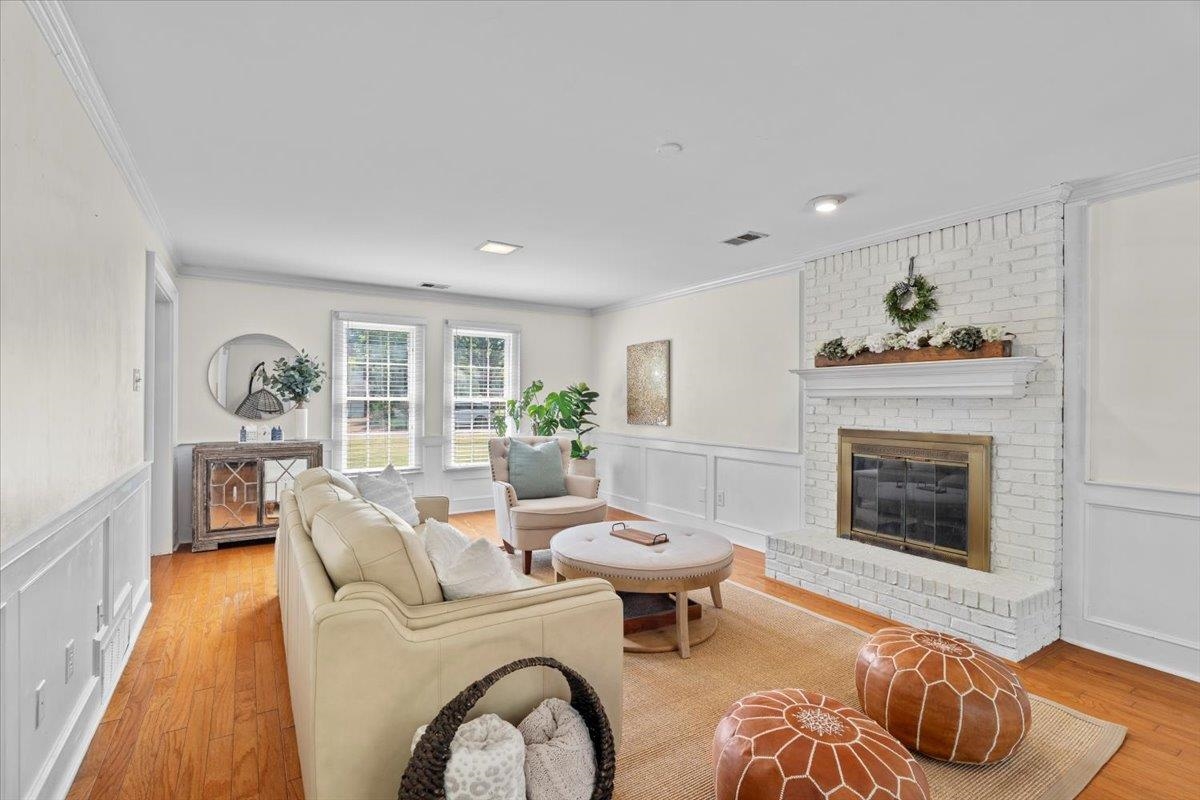 2442 NETHERHALL CV