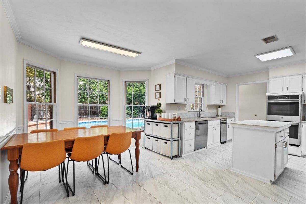 2442 NETHERHALL CV