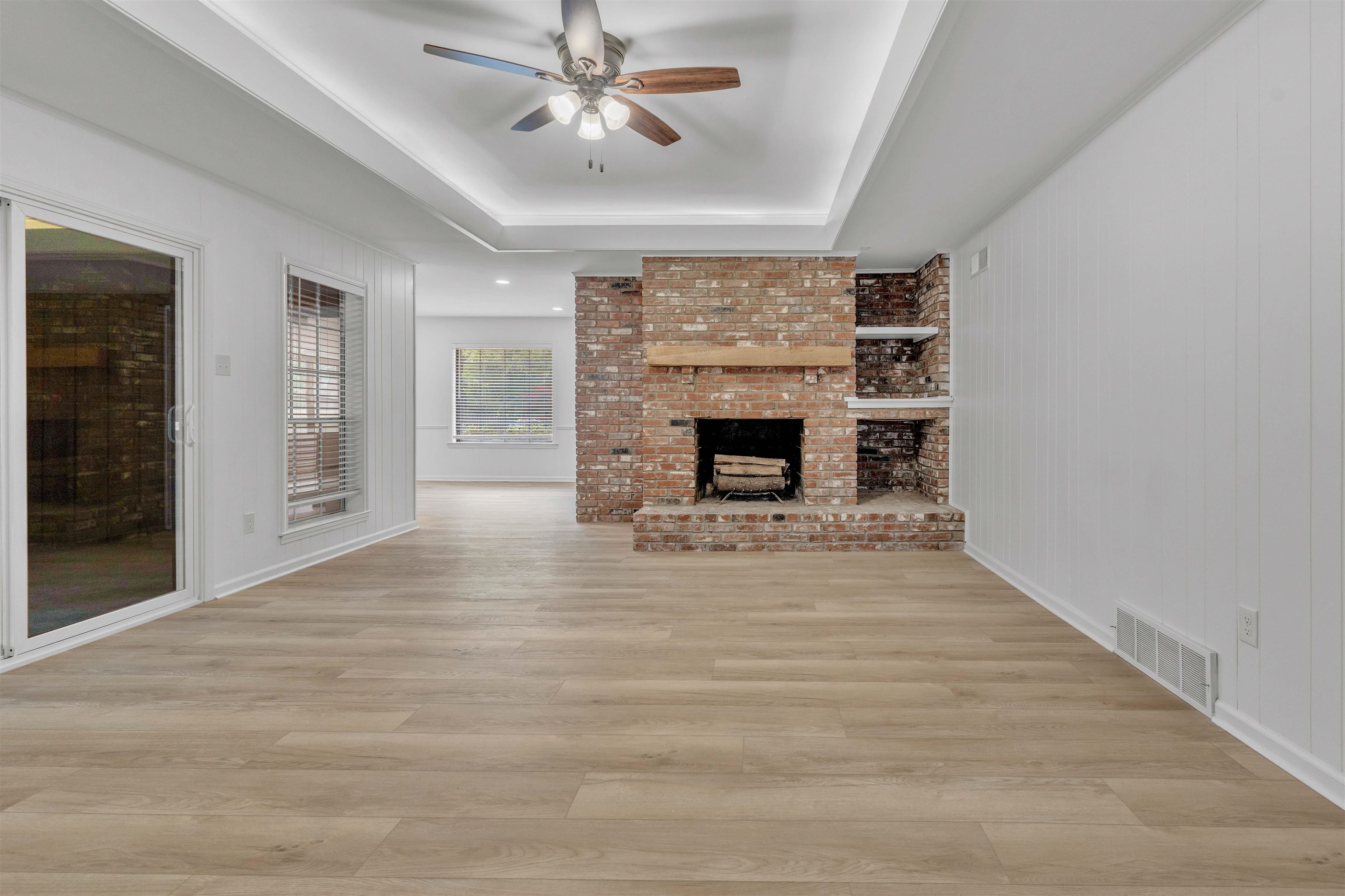 8077 FARMINGTON DR