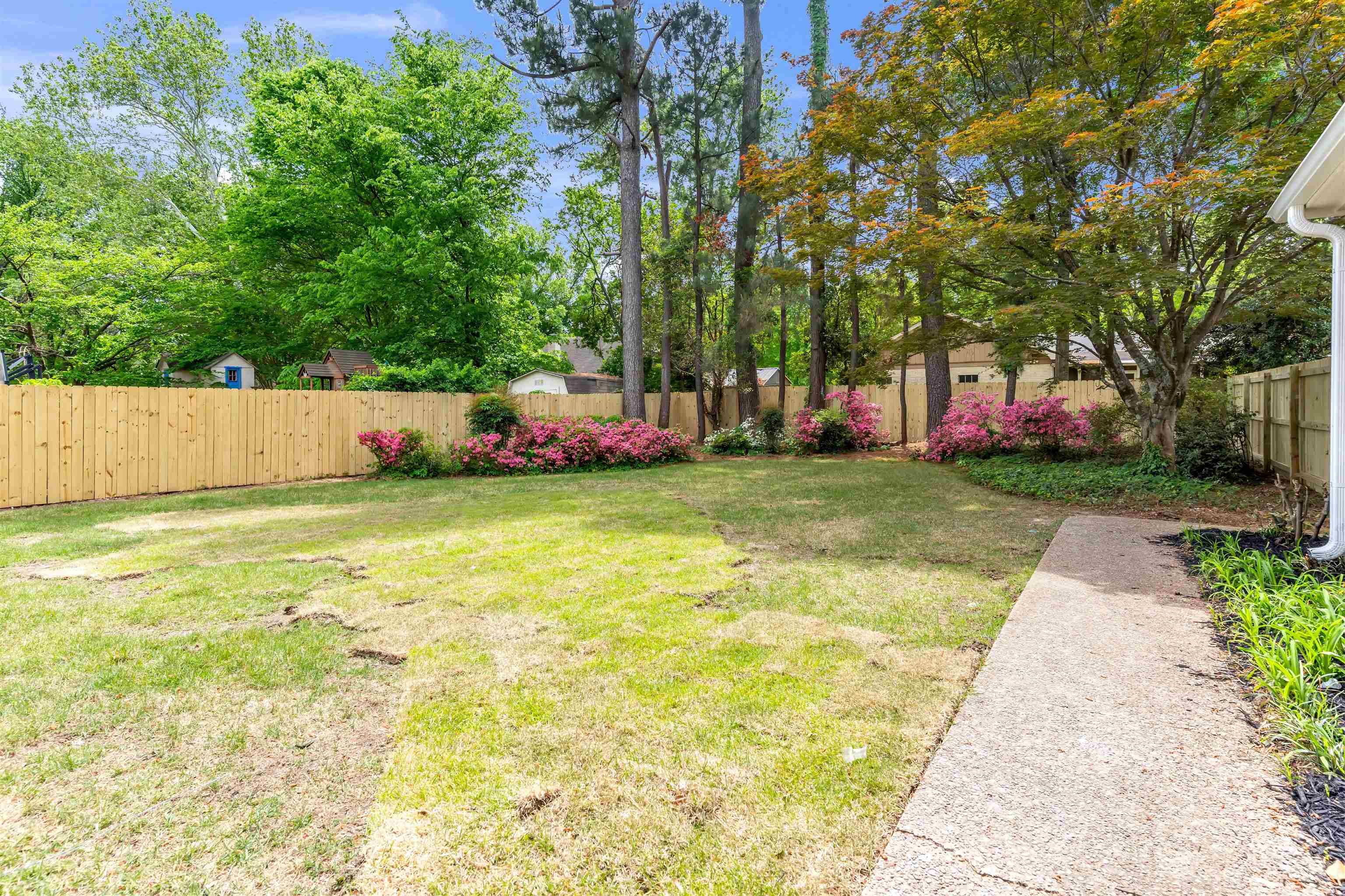 8077 FARMINGTON DR