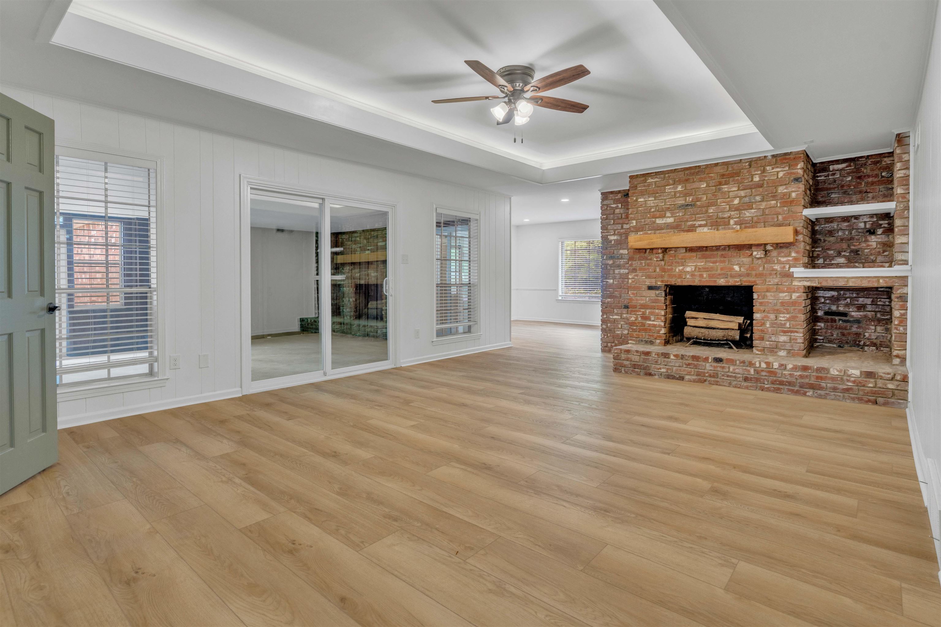 8077 FARMINGTON DR