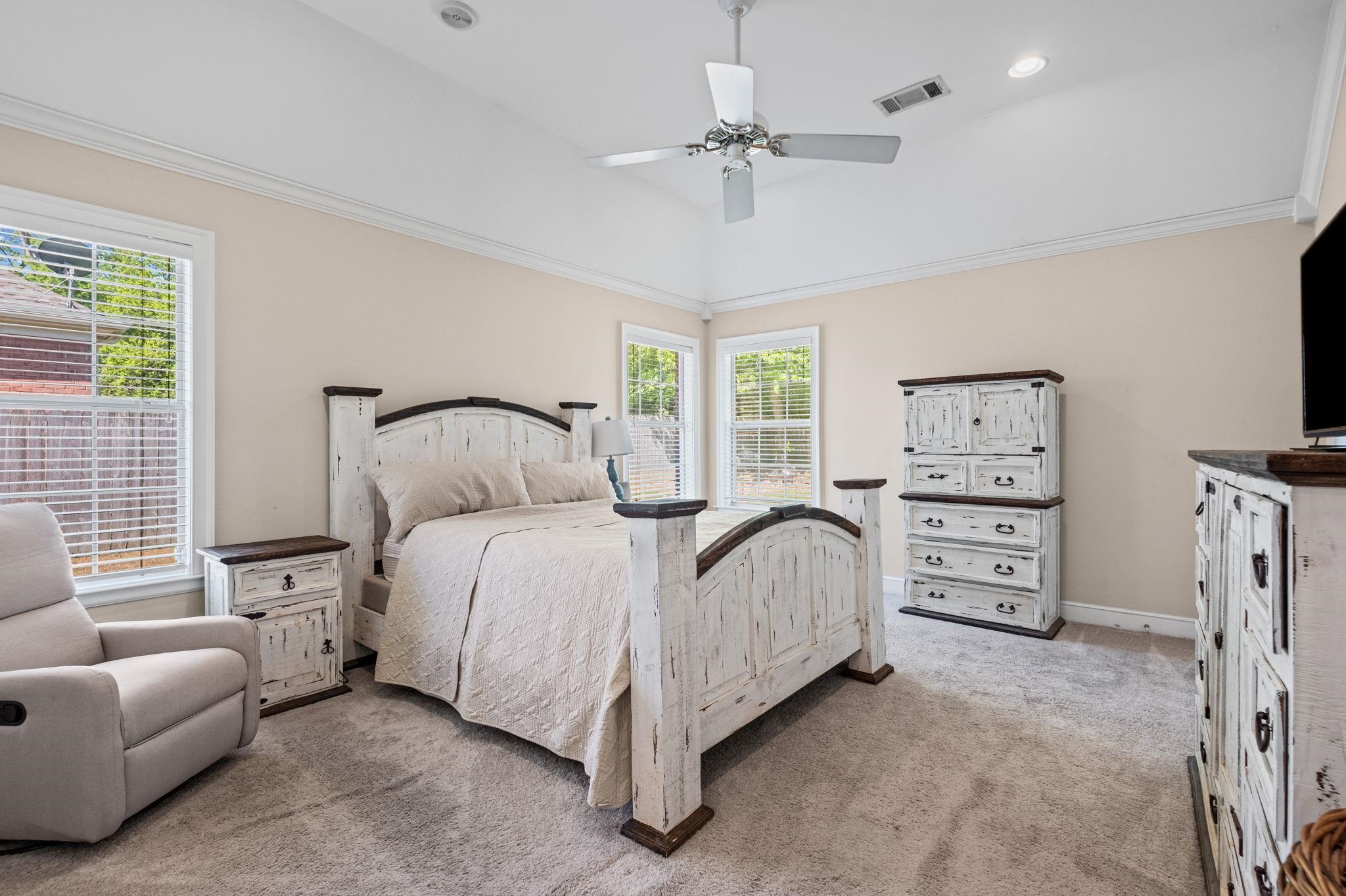 3721 APPLING LAKE DR