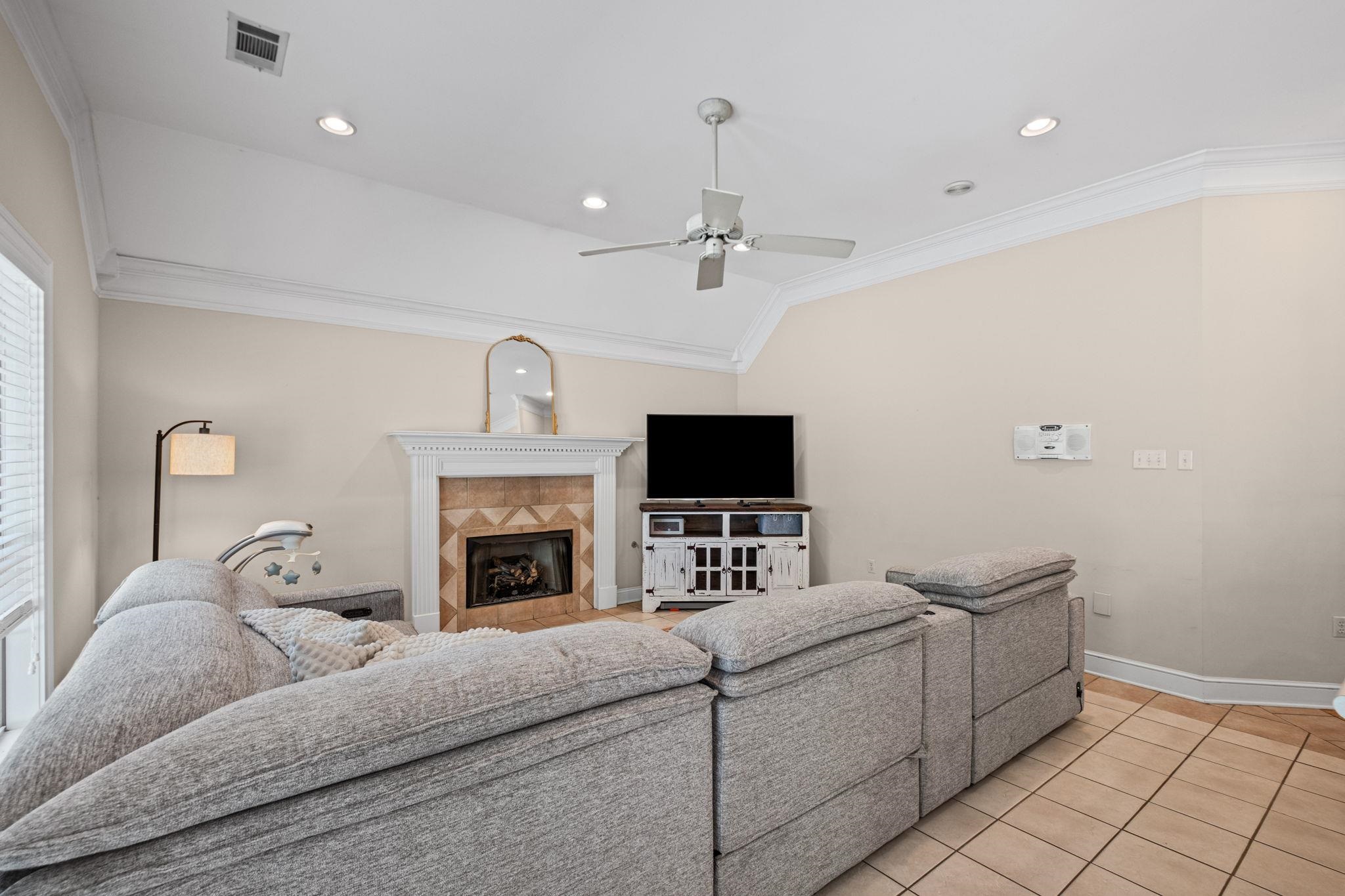 3721 APPLING LAKE DR