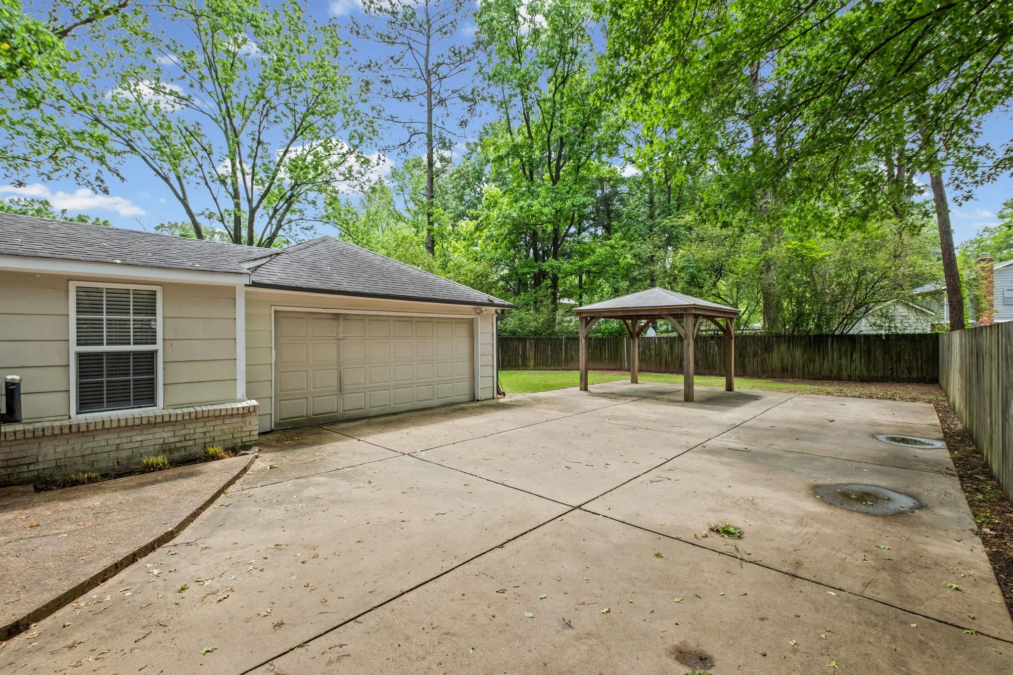 2543 BIRCHTREE DR