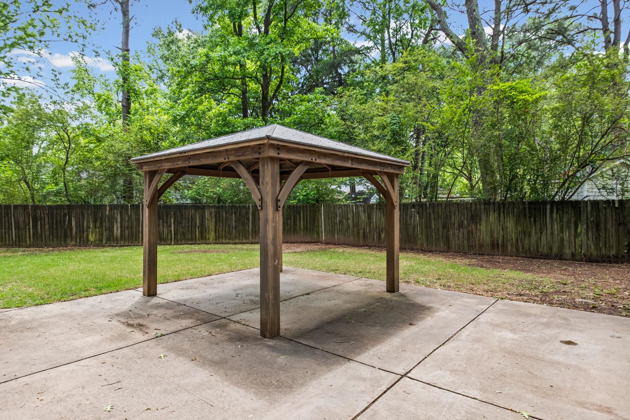 2543 BIRCHTREE DR