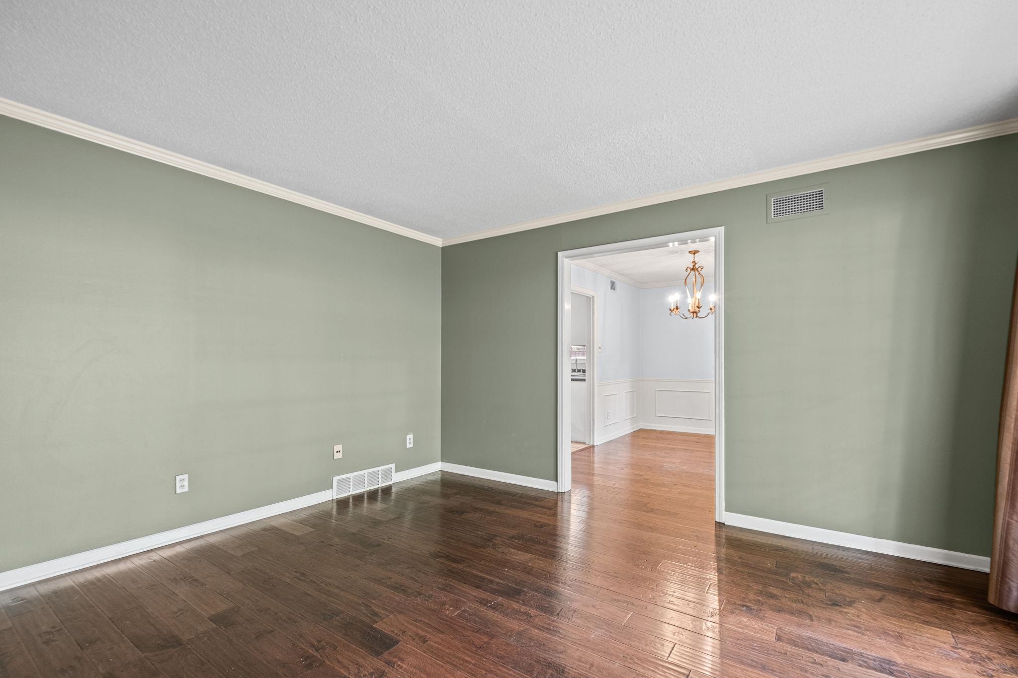 2543 BIRCHTREE DR