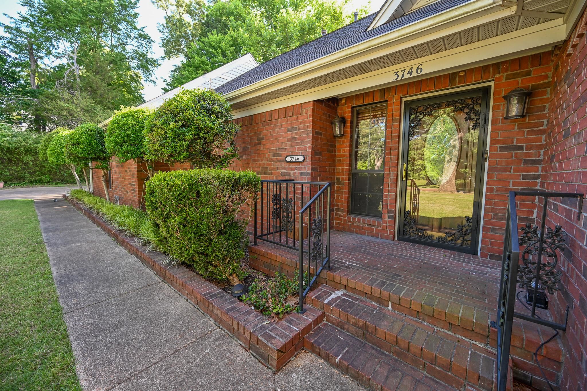 3746 BROADWAY RD