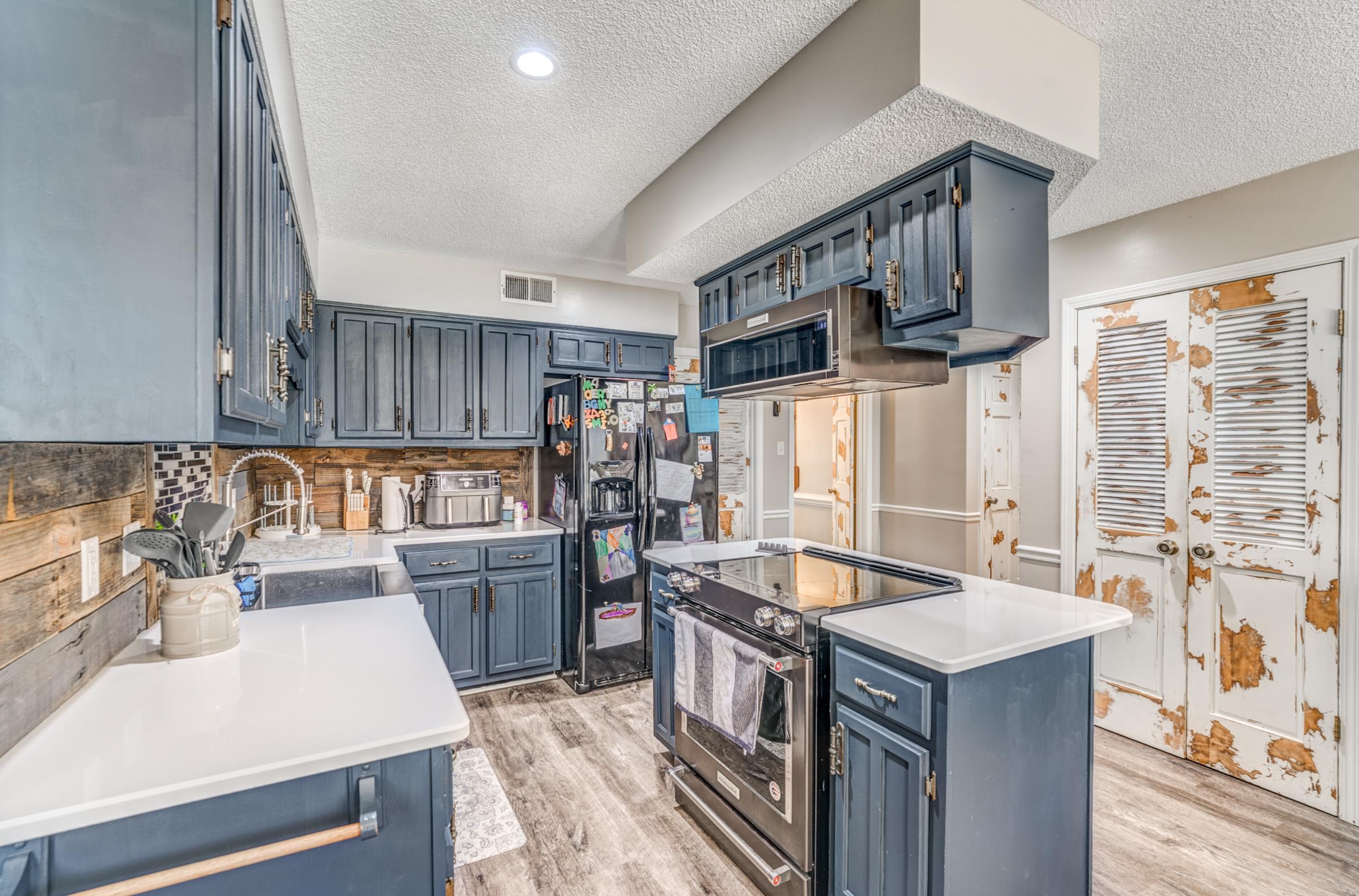 3769 OAK FOREST DR