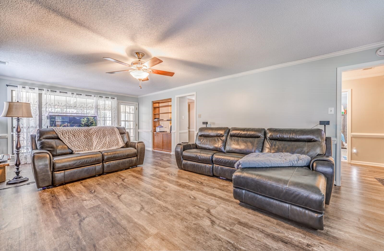3769 OAK FOREST DR