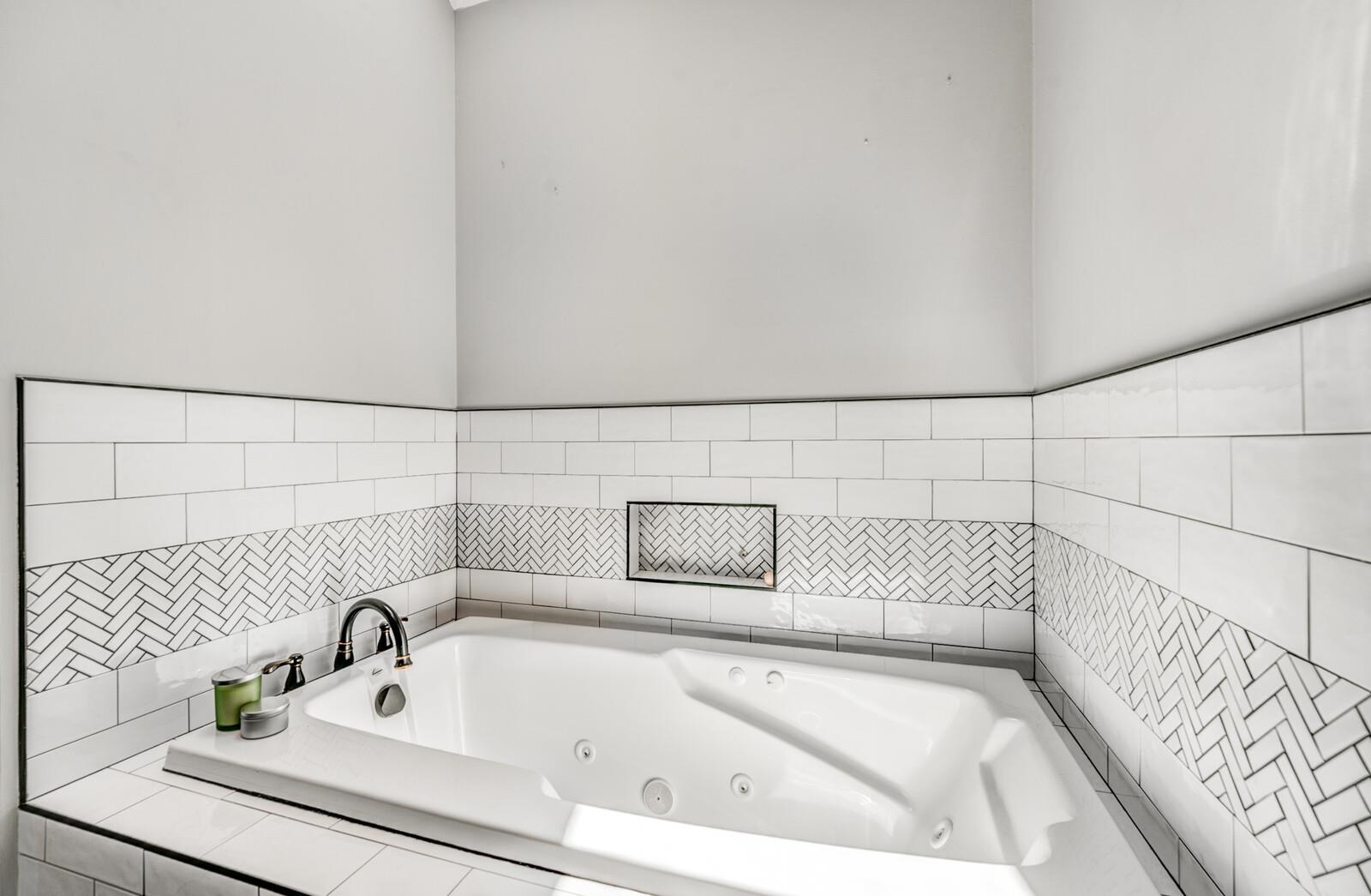 3769 OAK FOREST DR