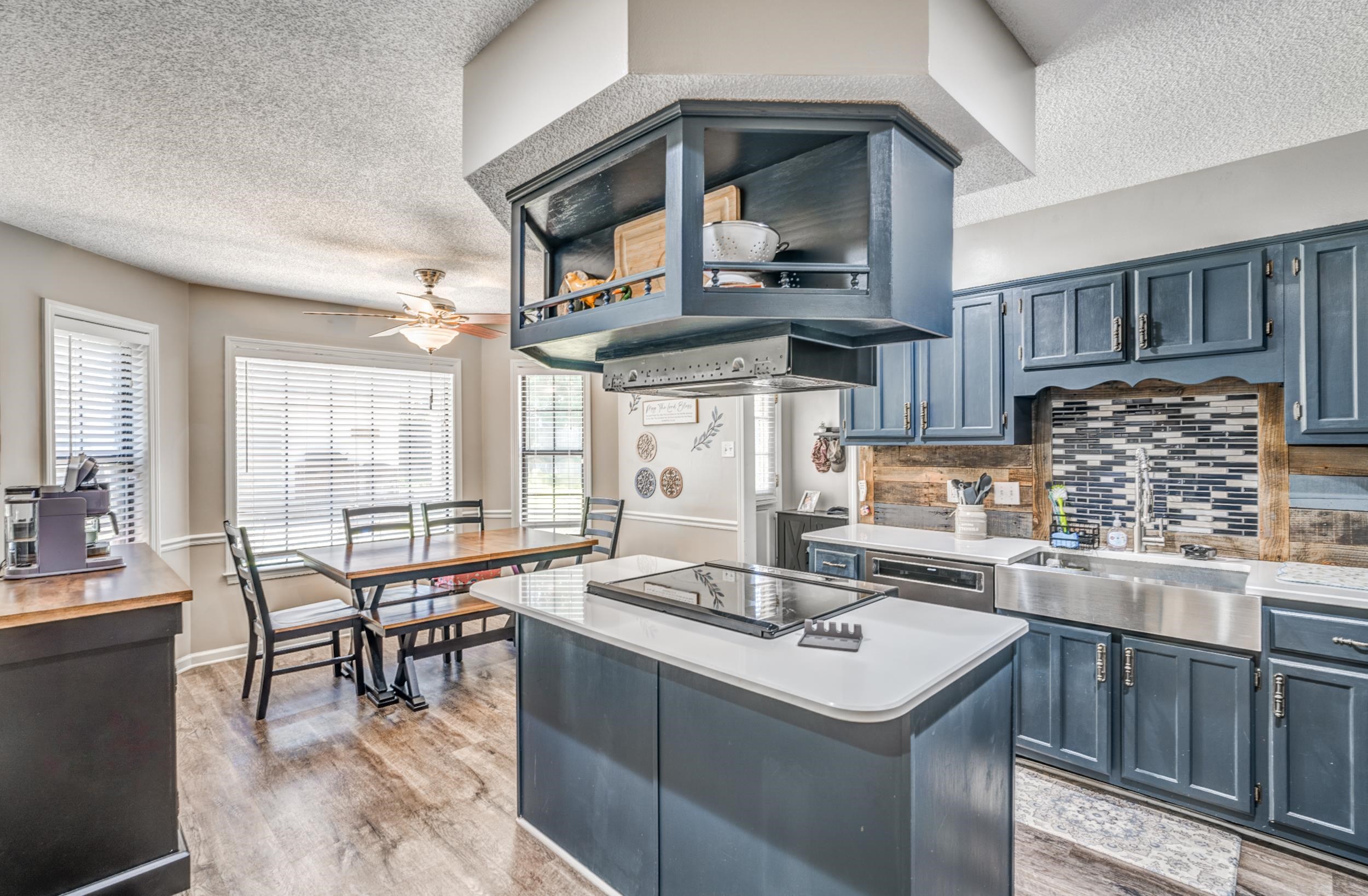3769 OAK FOREST DR