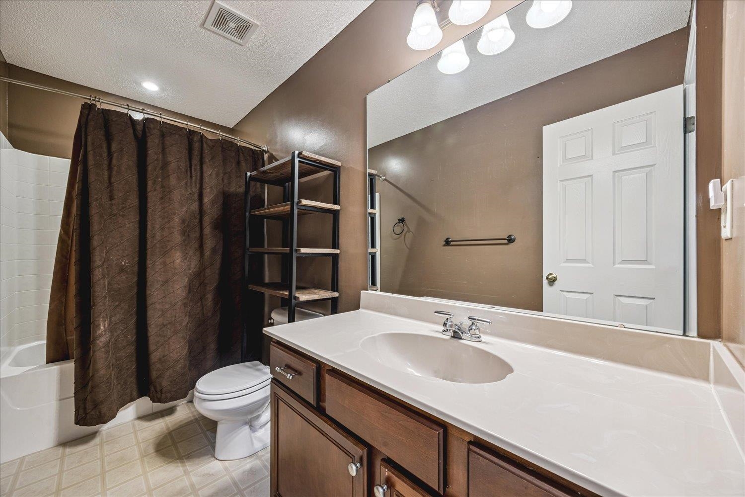 5097 CREST CV