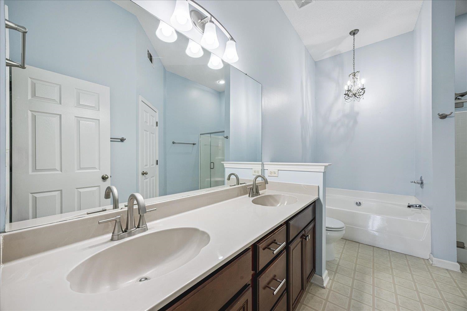 5097 CREST CV