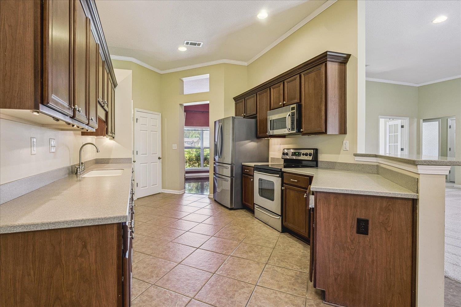 5097 CREST CV