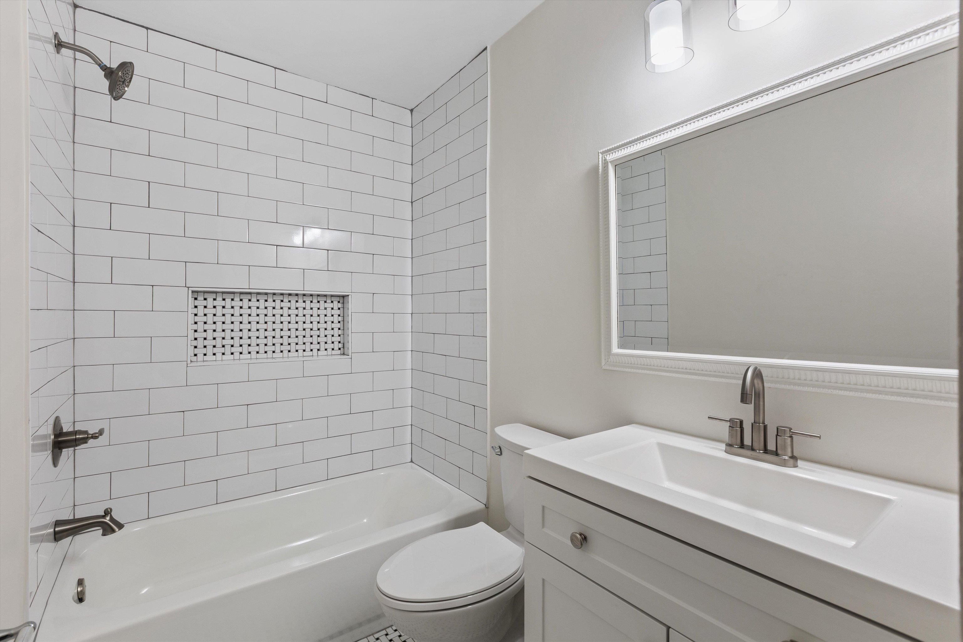 6025 CLOVERLAND CV