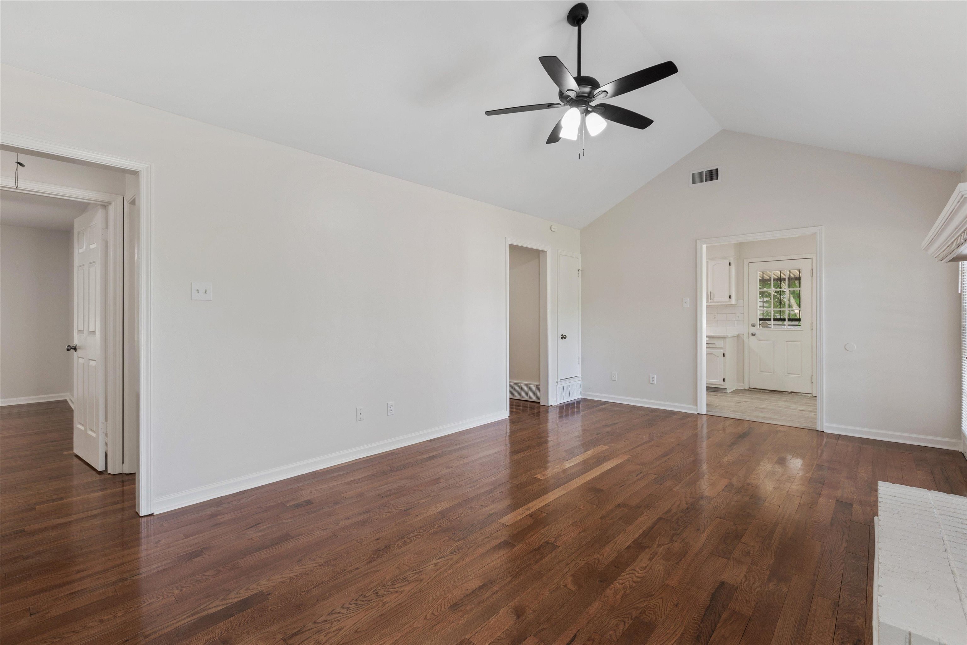 6025 CLOVERLAND CV