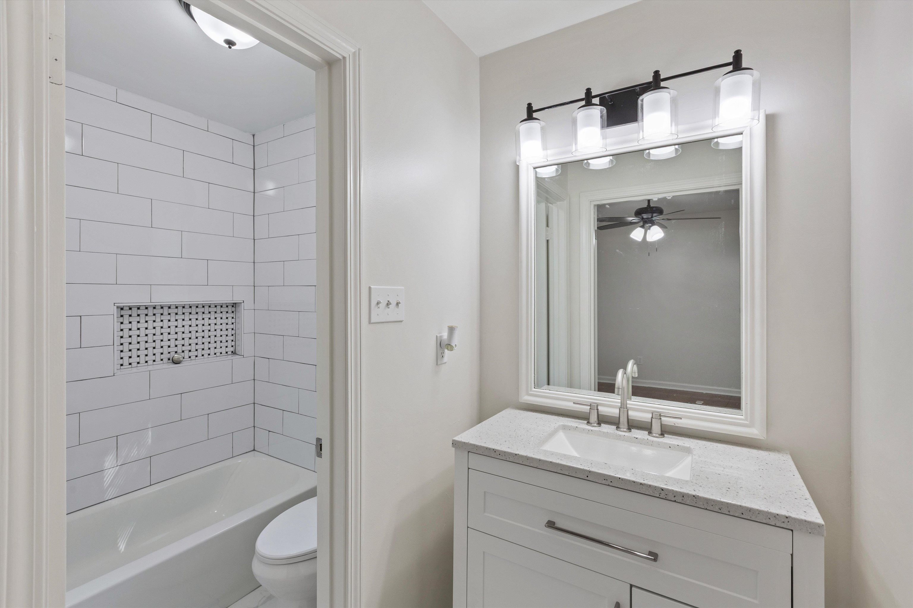 6025 CLOVERLAND CV