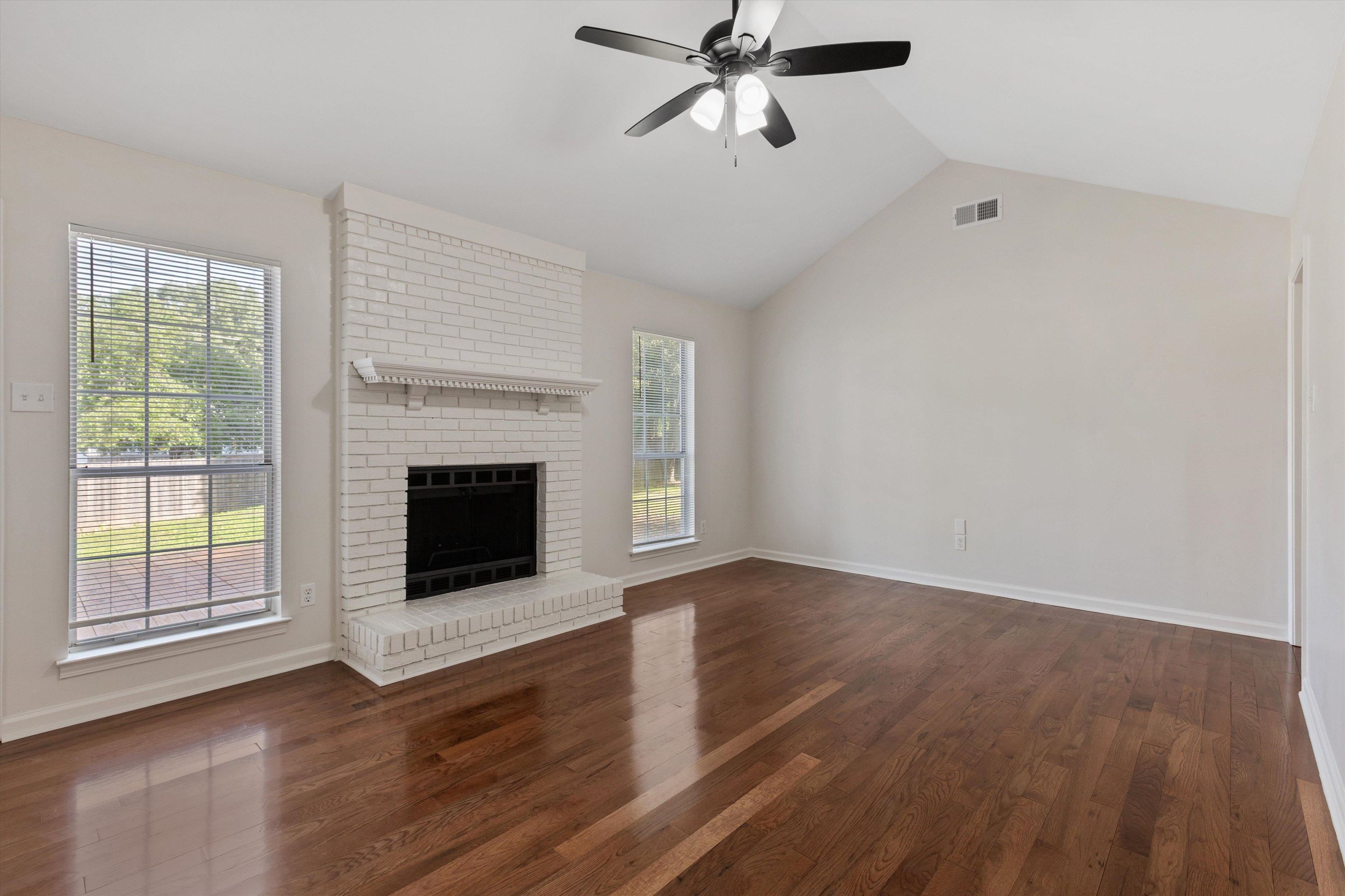 6025 CLOVERLAND CV