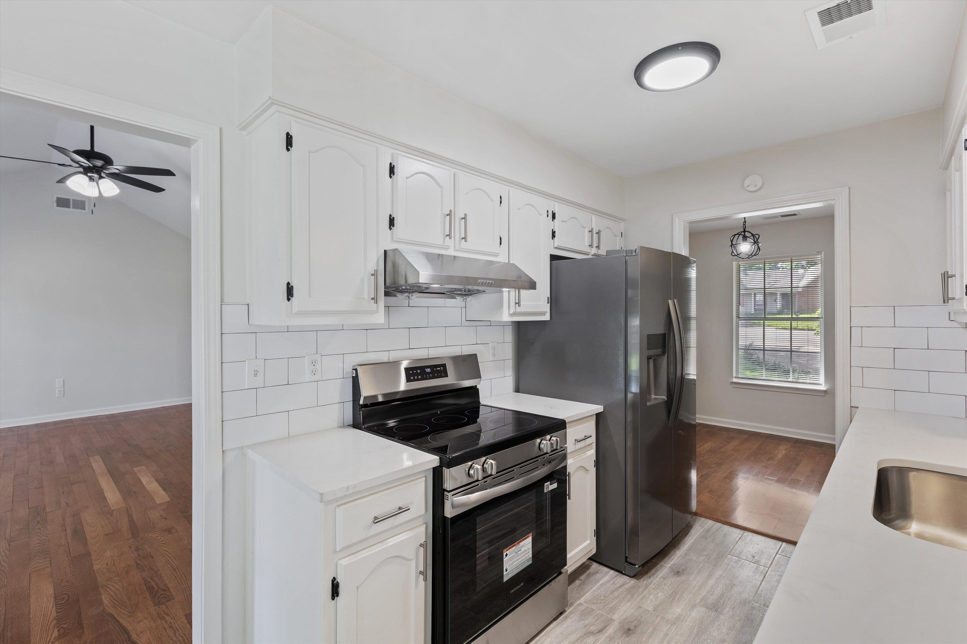 6025 CLOVERLAND CV