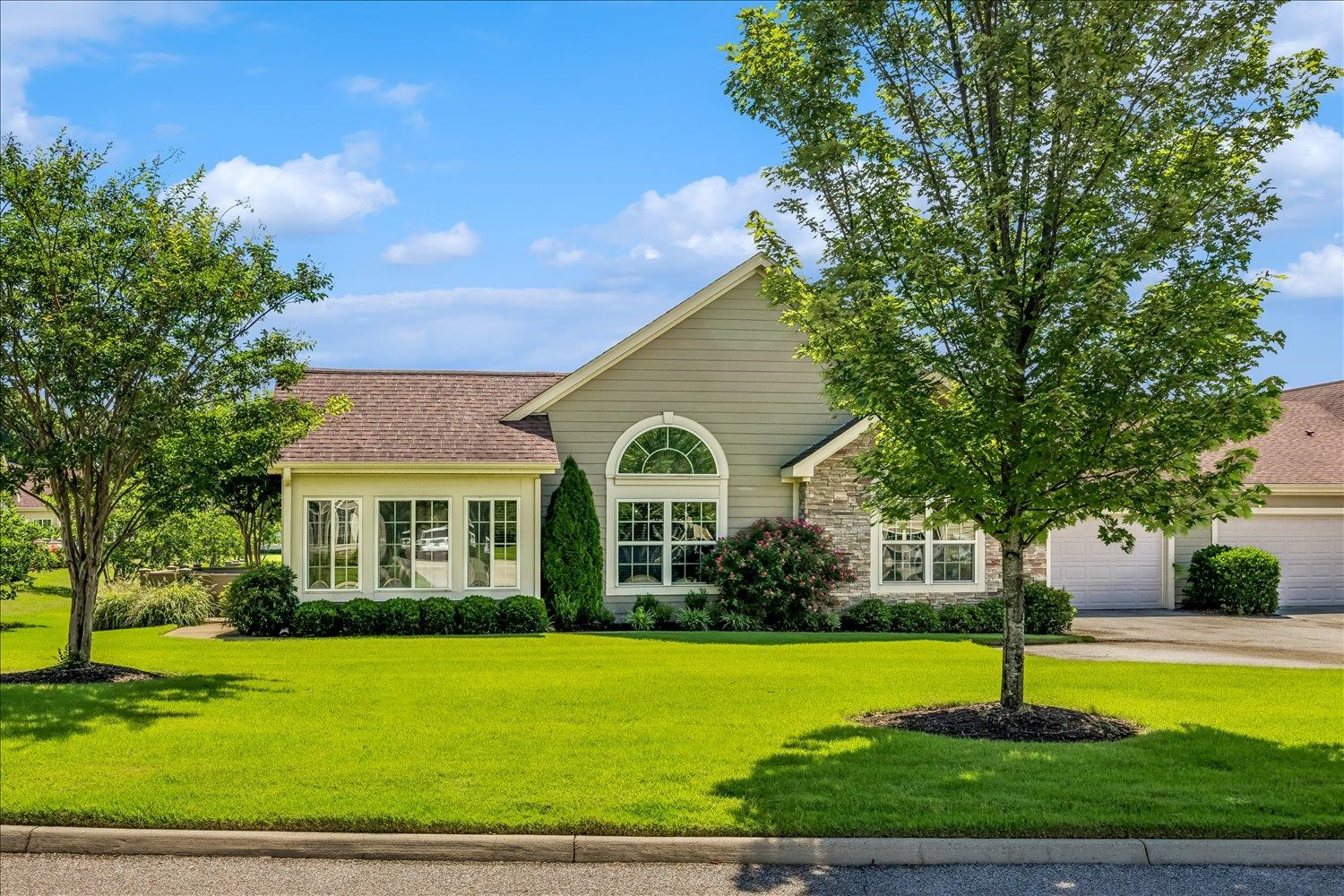 1616 W SOUTHFIELD CIR