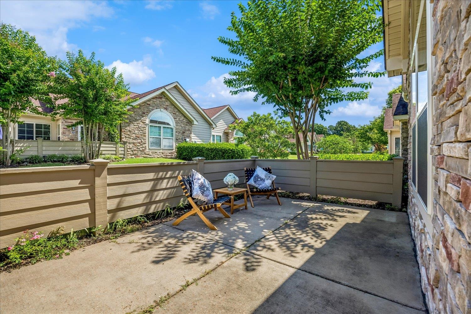 1616 W SOUTHFIELD CIR