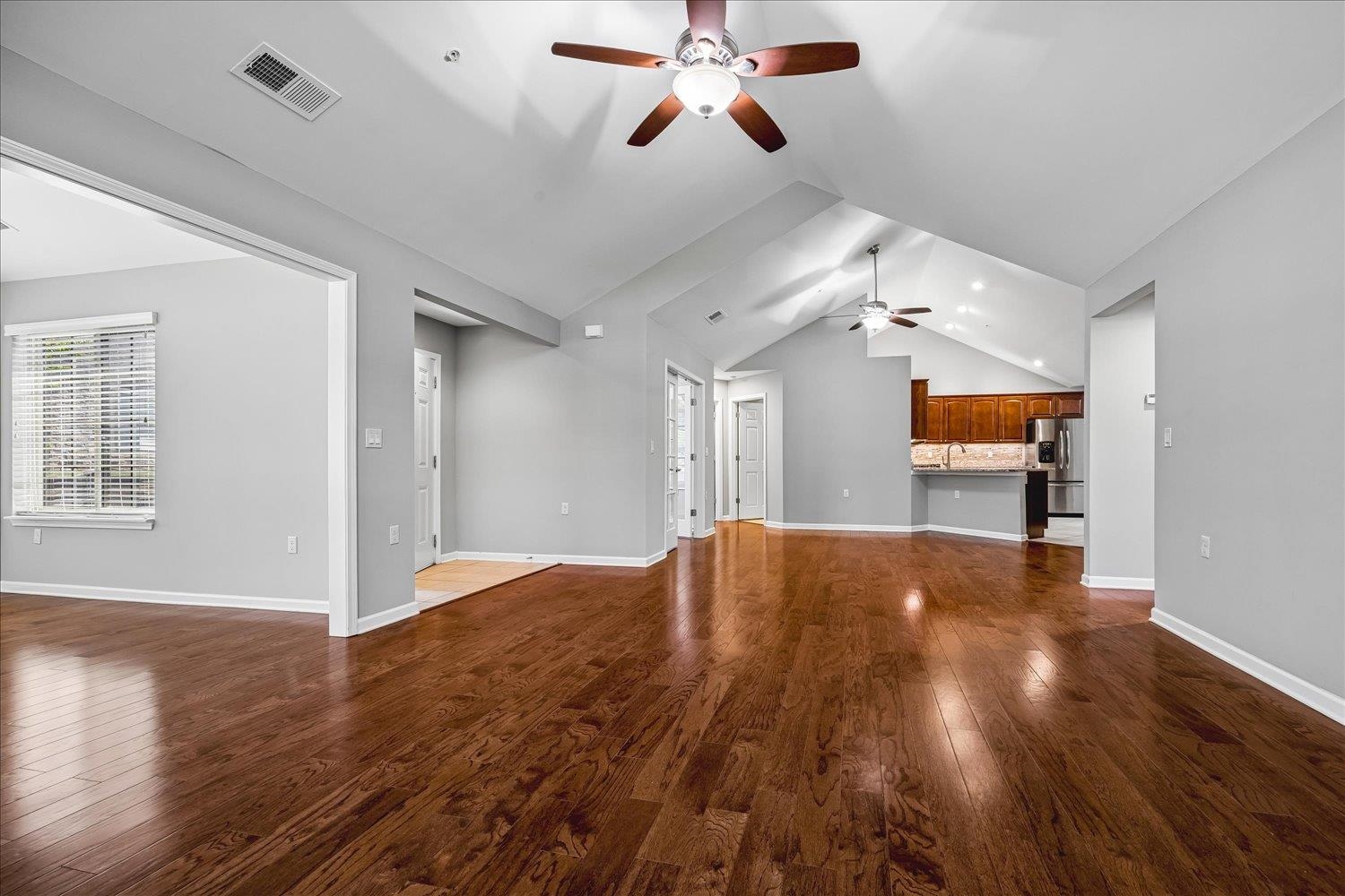 1616 W SOUTHFIELD CIR