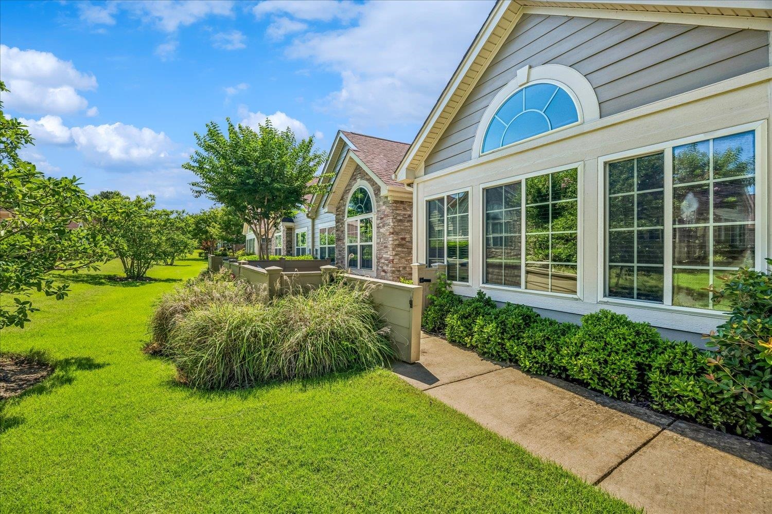 1616 W SOUTHFIELD CIR