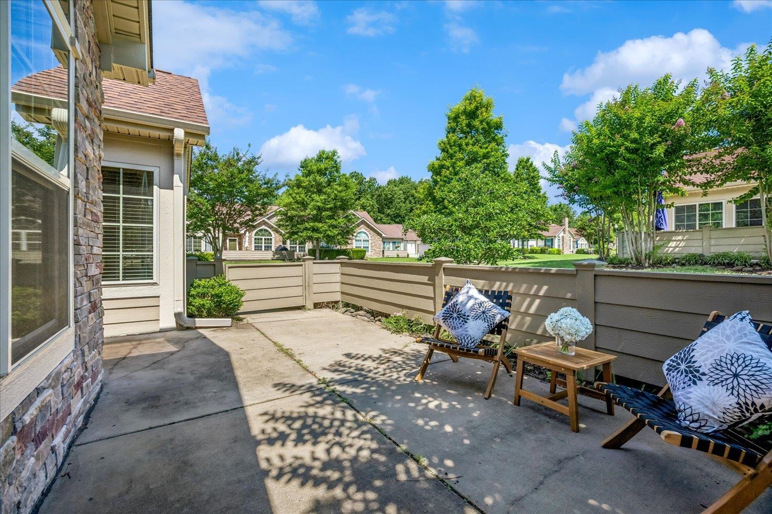 1616 W SOUTHFIELD CIR