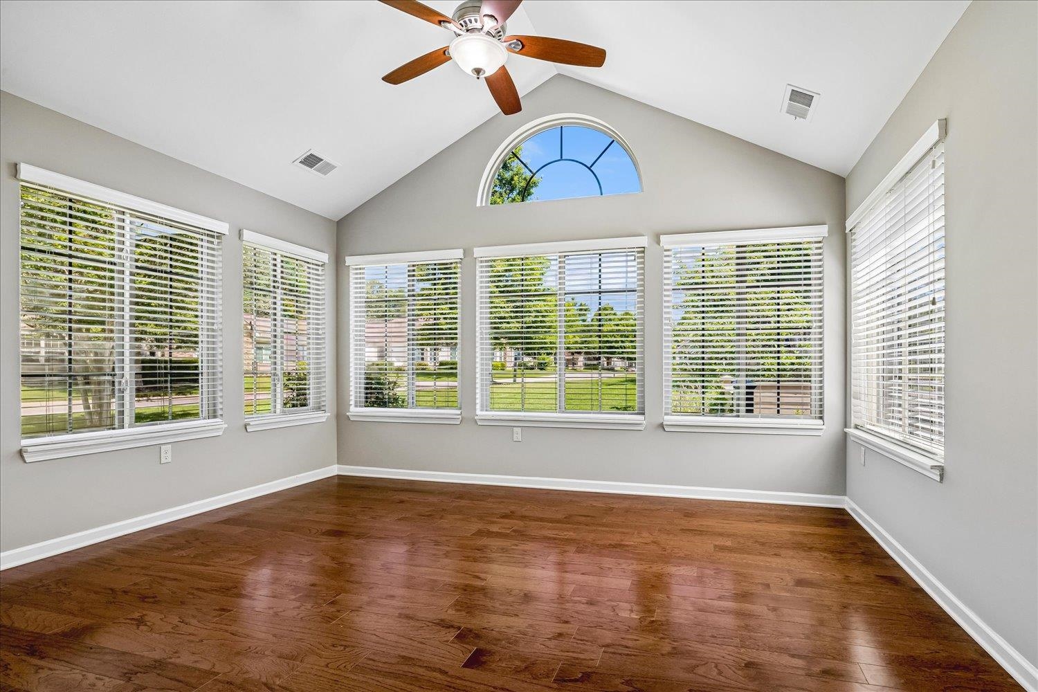 1616 W SOUTHFIELD CIR