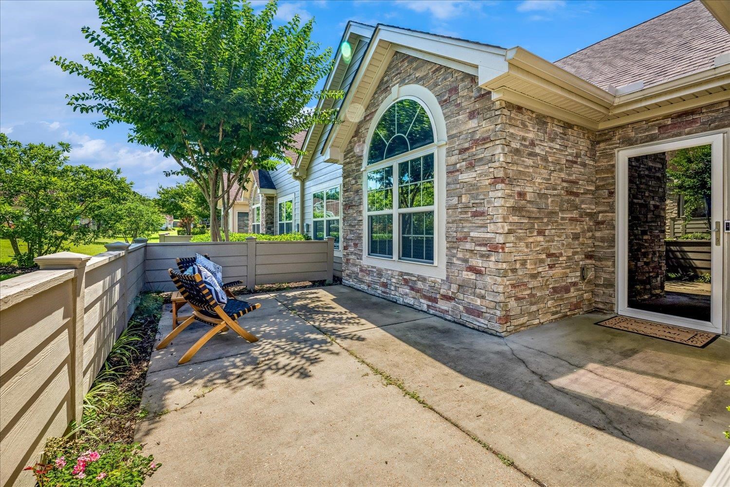 1616 W SOUTHFIELD CIR