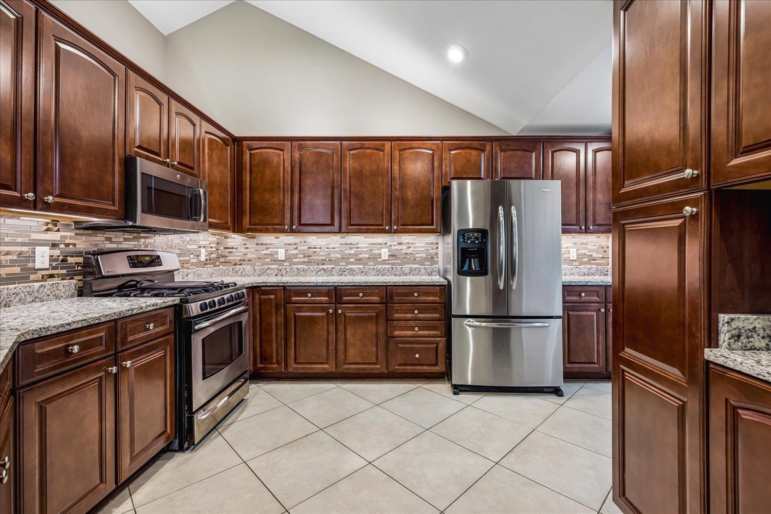 1616 W SOUTHFIELD CIR