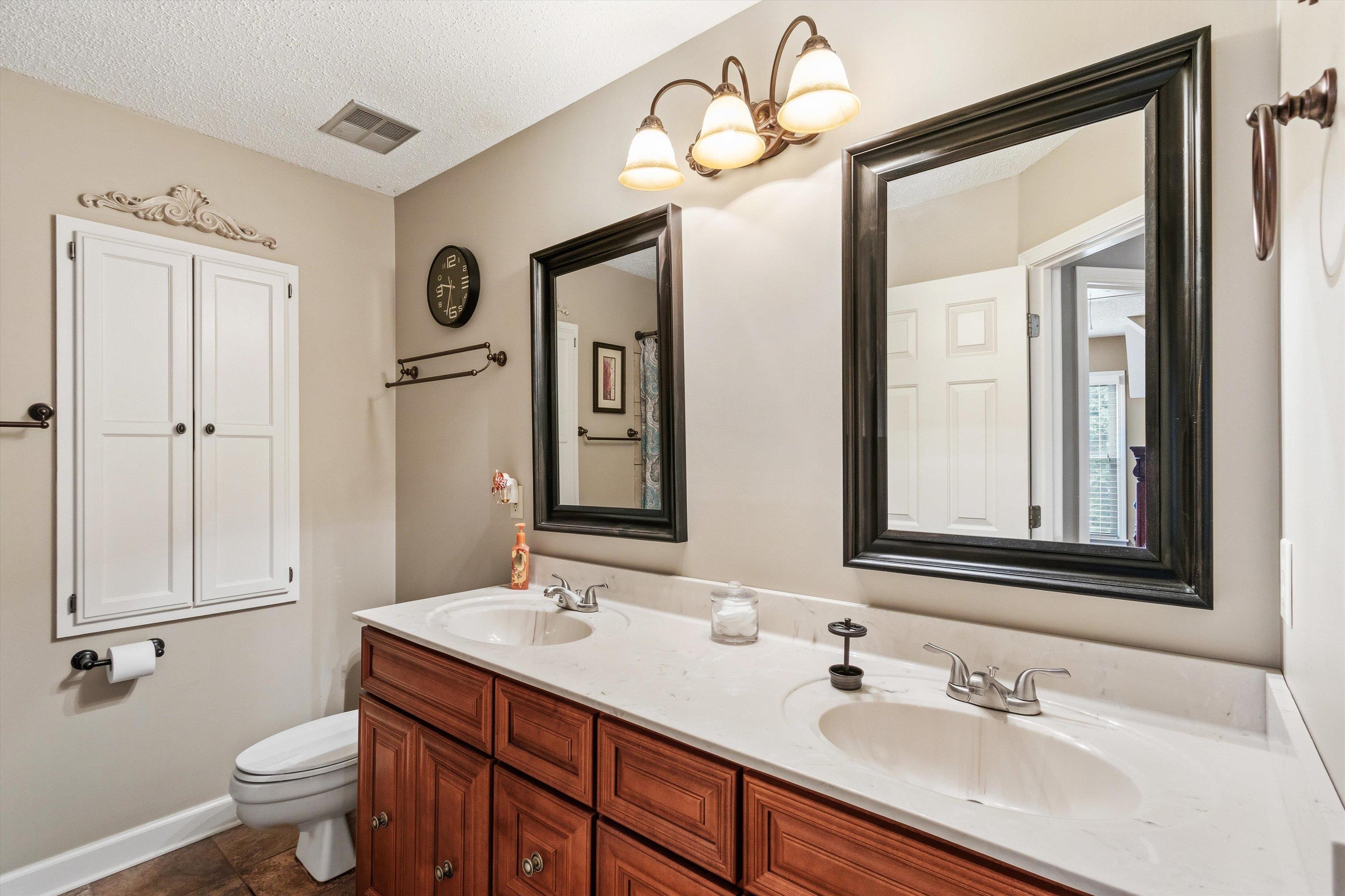 8392 KINGS TRAIL CV
