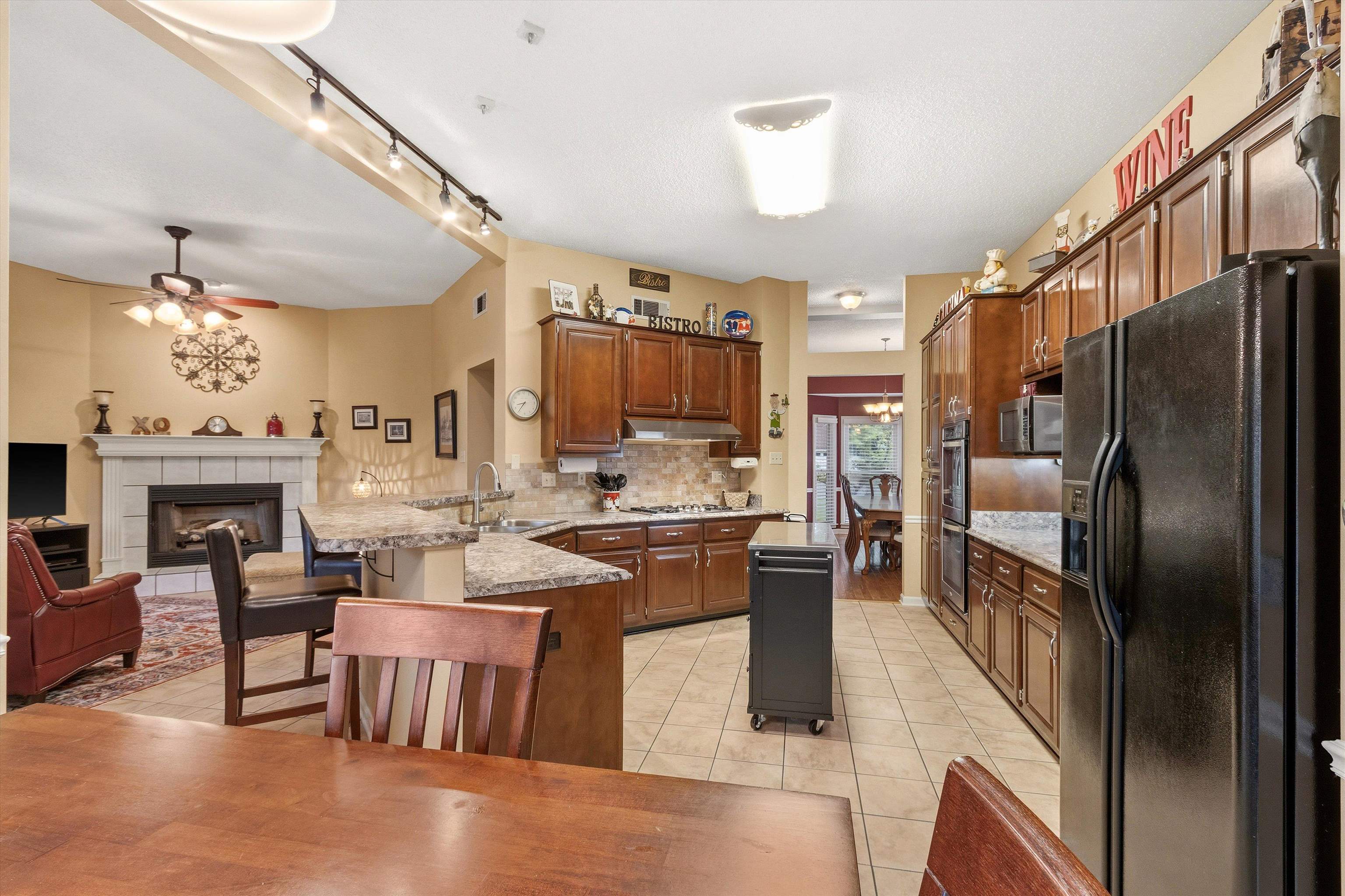 8392 KINGS TRAIL CV