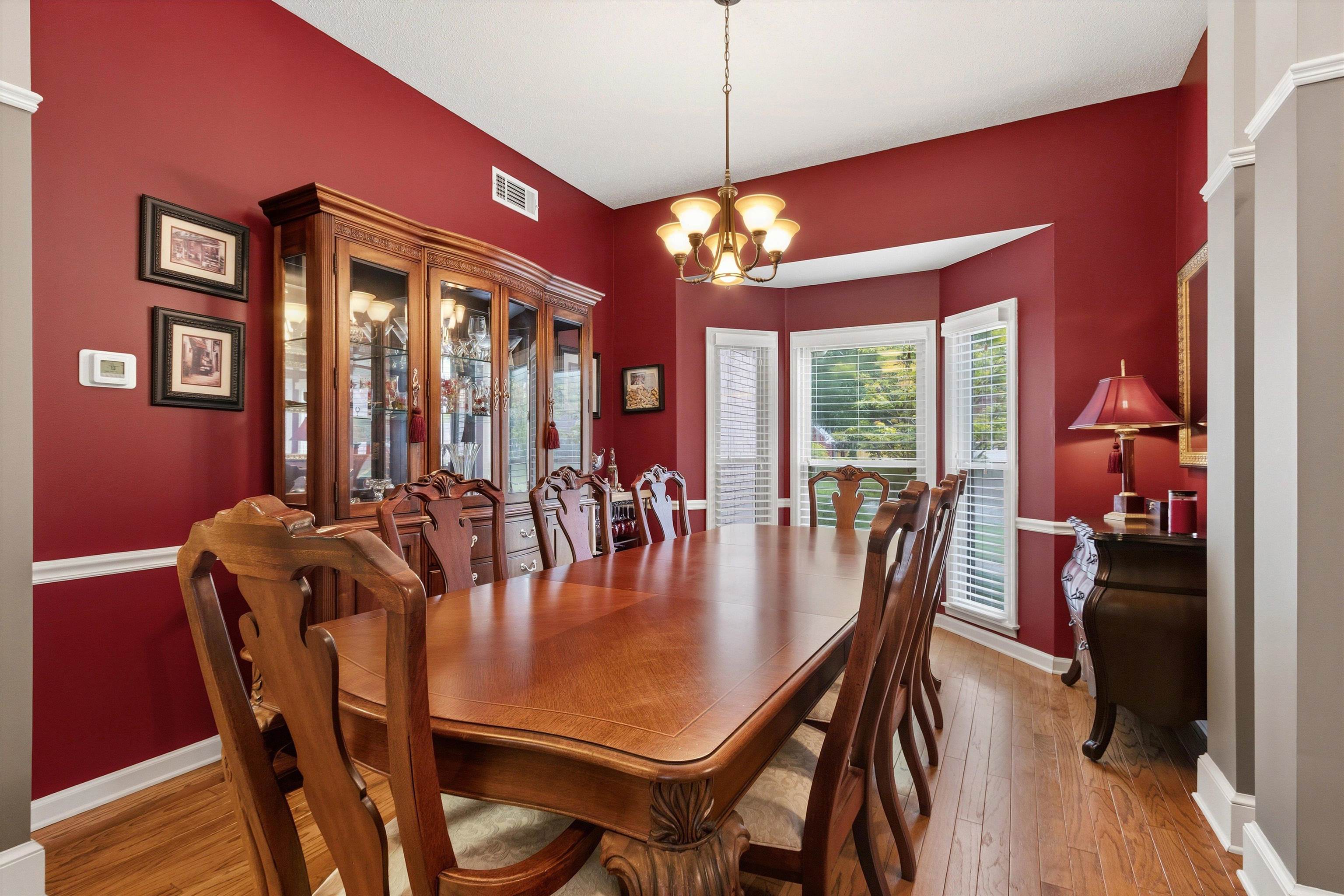 8392 KINGS TRAIL CV